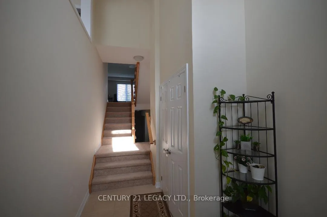 Photo 24 of Unit Unit 2, 420 Linden Drive, Cambridge, Preston Heights — HOMEH