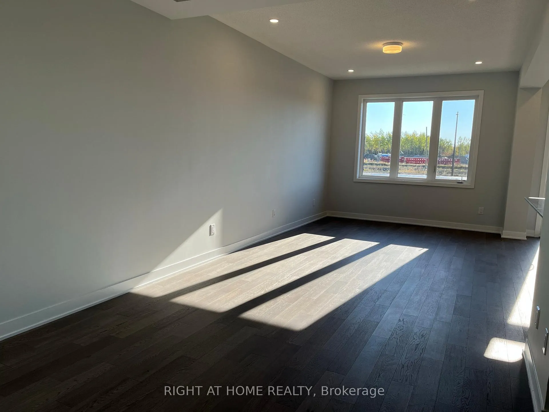 Photo 5 of 641 Allied Mews, Ottawa, Stittsville (North) — HOMEH