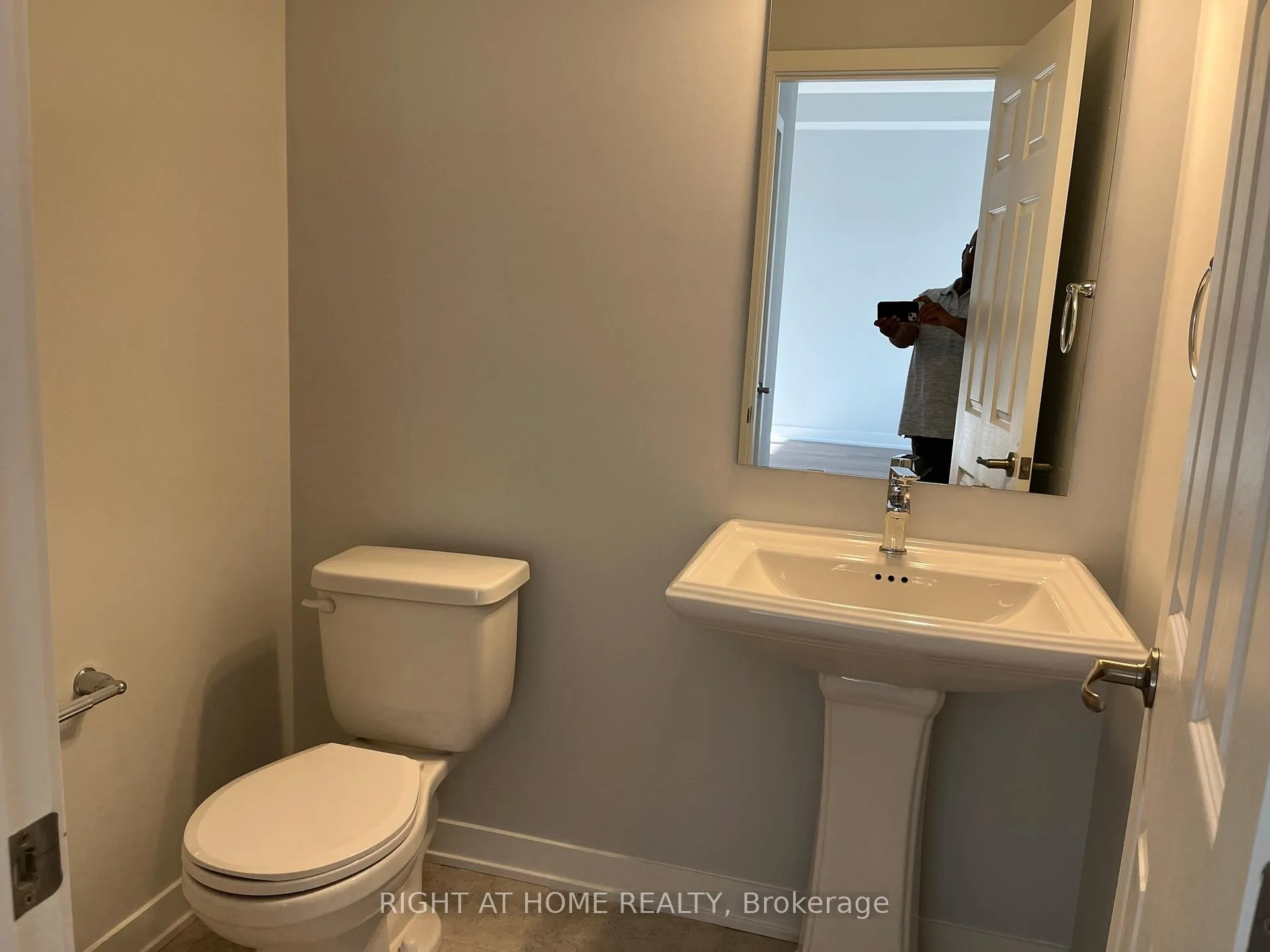 Photo 12 of 641 Allied Mews, Ottawa, Stittsville (North) — HOMEH
