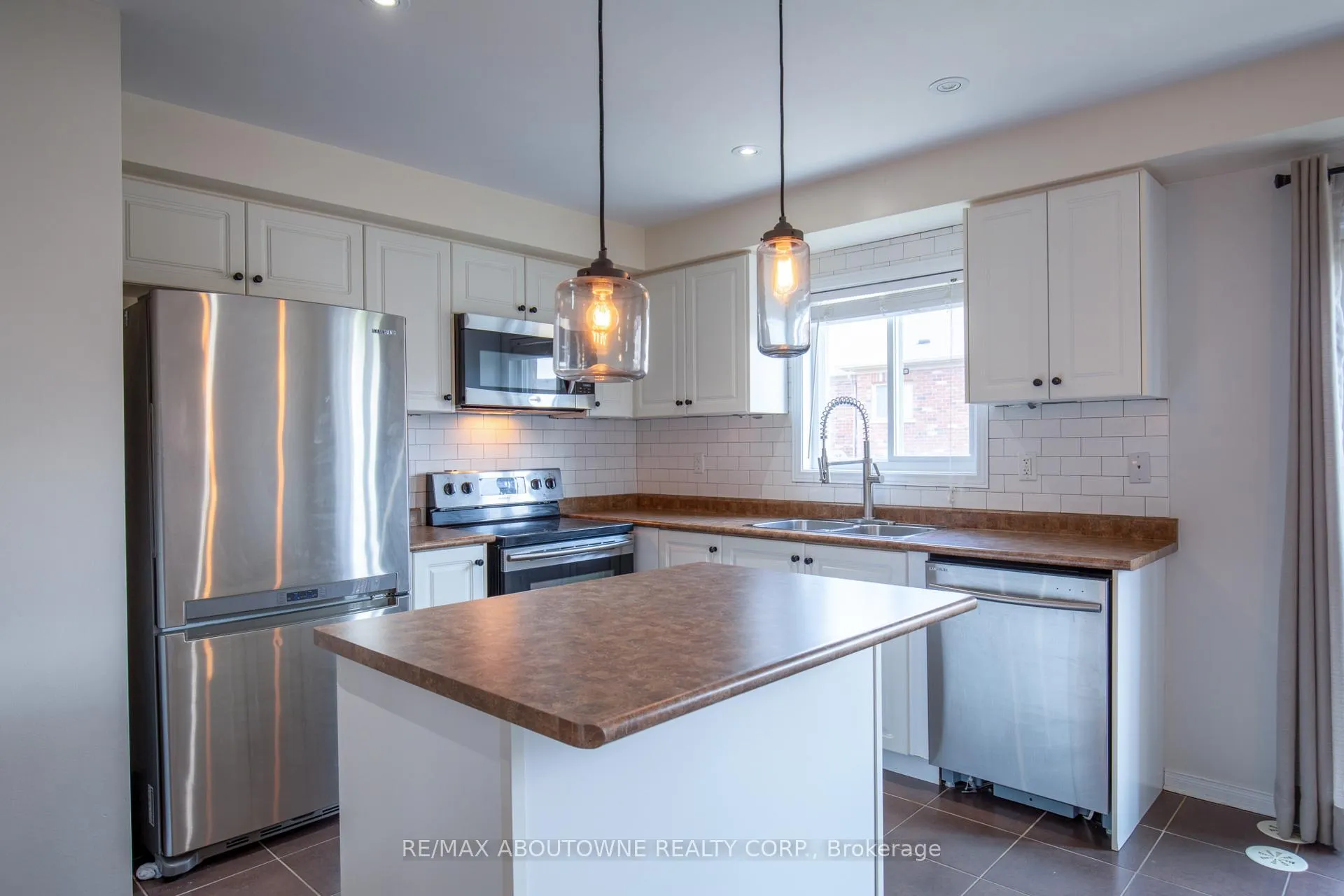 Photo 8 of Unit 75, 2178 Fiddlers Way, Oakville, Westmount — HOMEH
