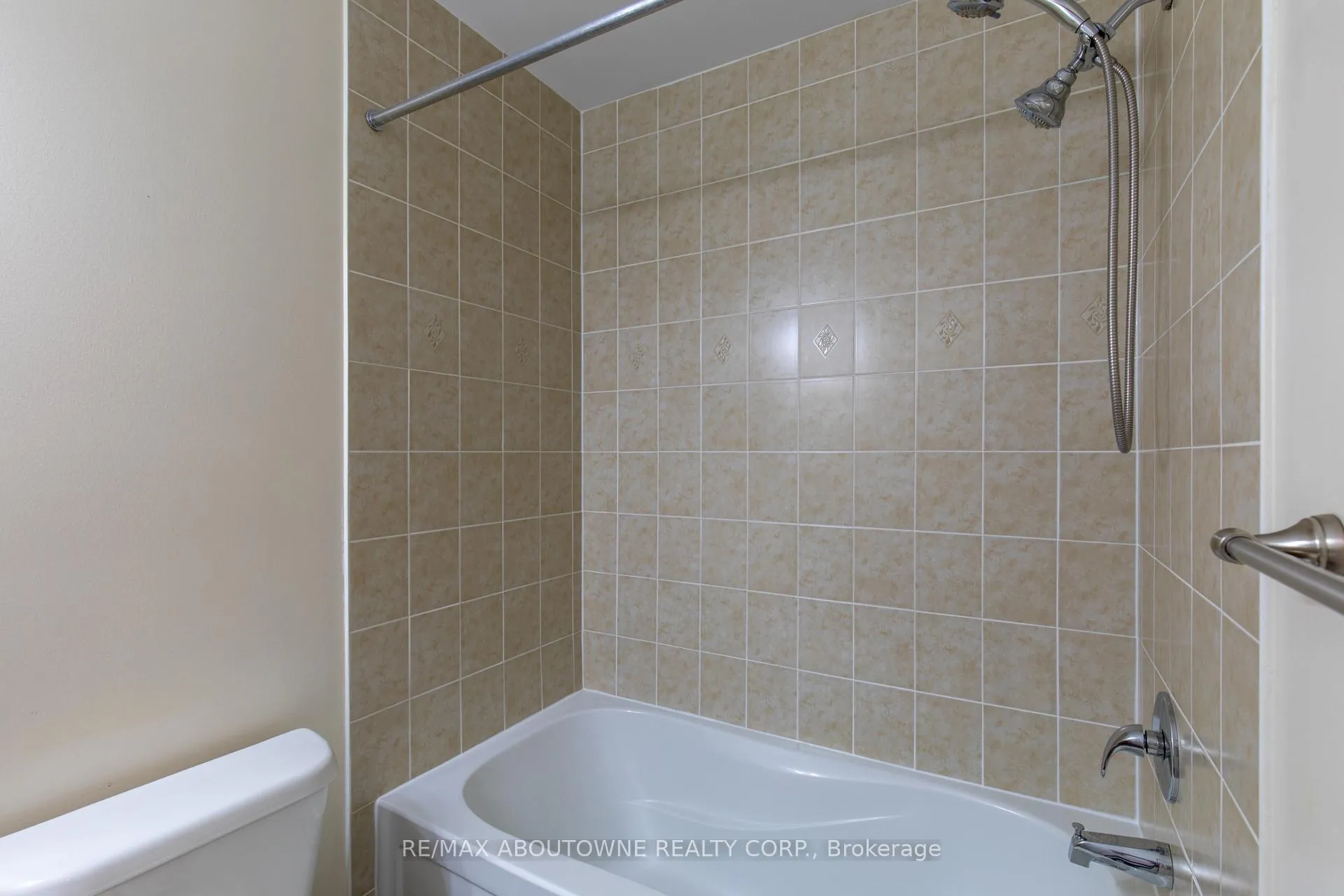 Photo 21 of Unit 75, 2178 Fiddlers Way, Oakville, Westmount — HOMEH