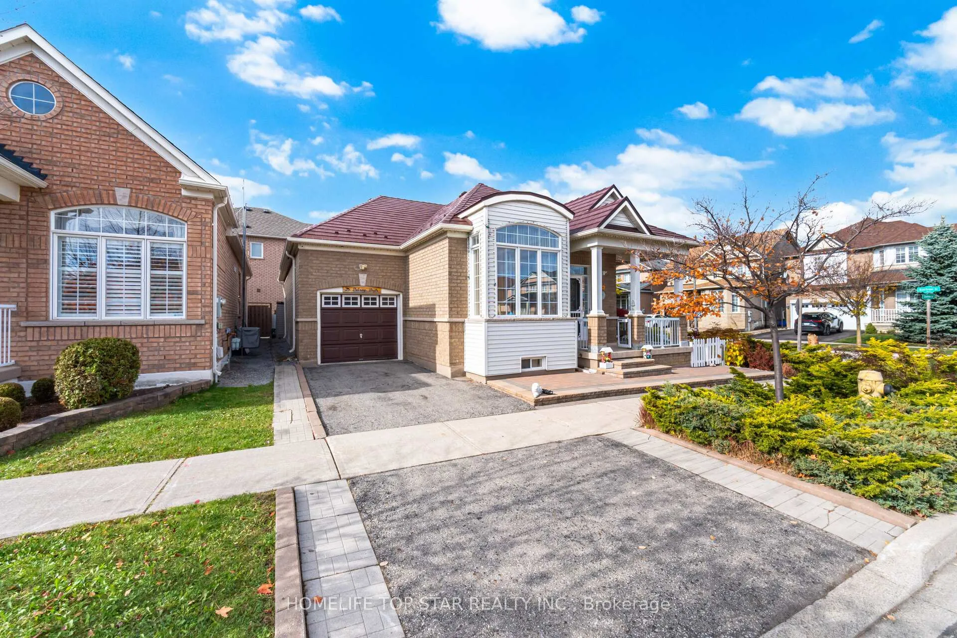 Photo 5 of 26 Delray Drive E, Markham, Greensborough — HOMEH