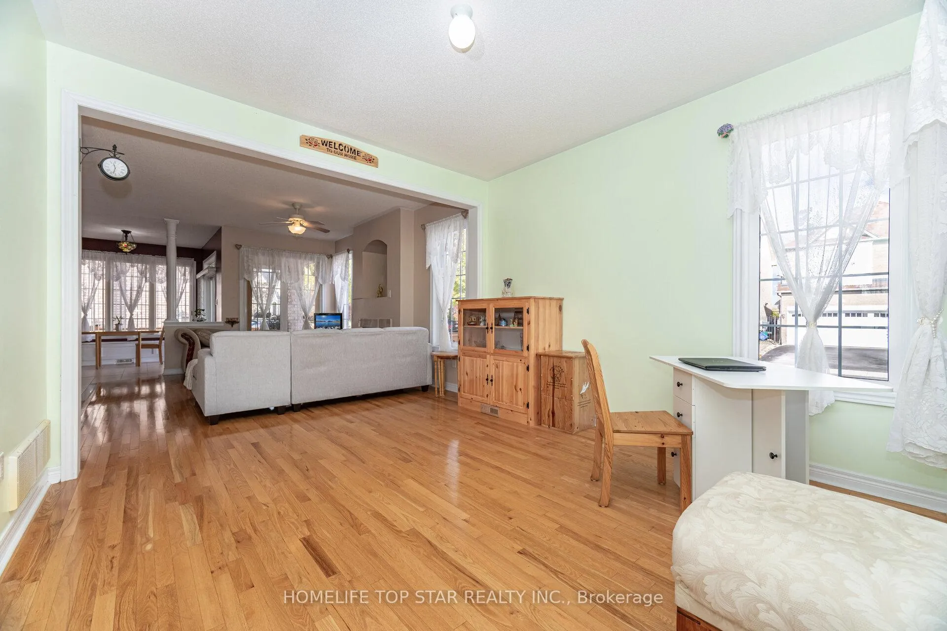 Photo 10 of 26 Delray Drive E, Markham, Greensborough — HOMEH