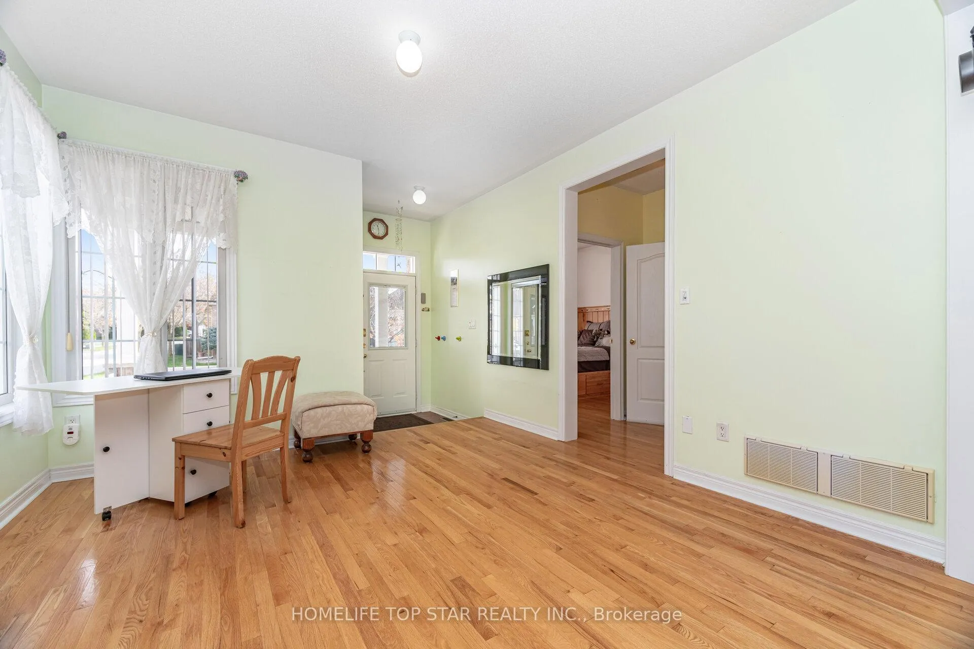 Photo 12 of 26 Delray Drive E, Markham, Greensborough — HOMEH