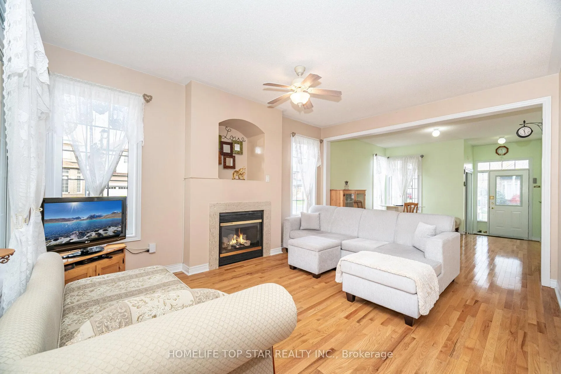 Photo 14 of 26 Delray Drive E, Markham, Greensborough — HOMEH