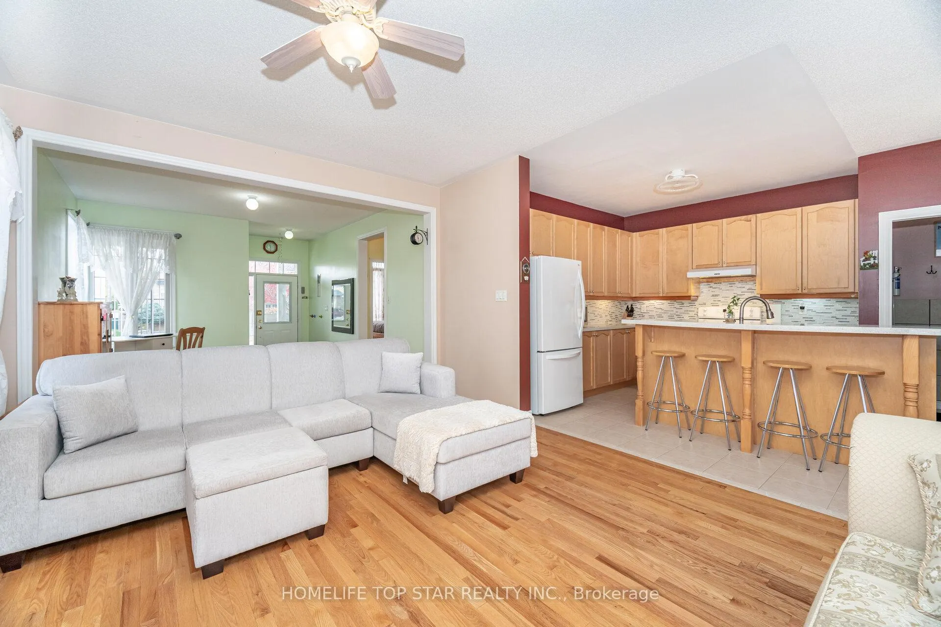 Photo 16 of 26 Delray Drive E, Markham, Greensborough — HOMEH