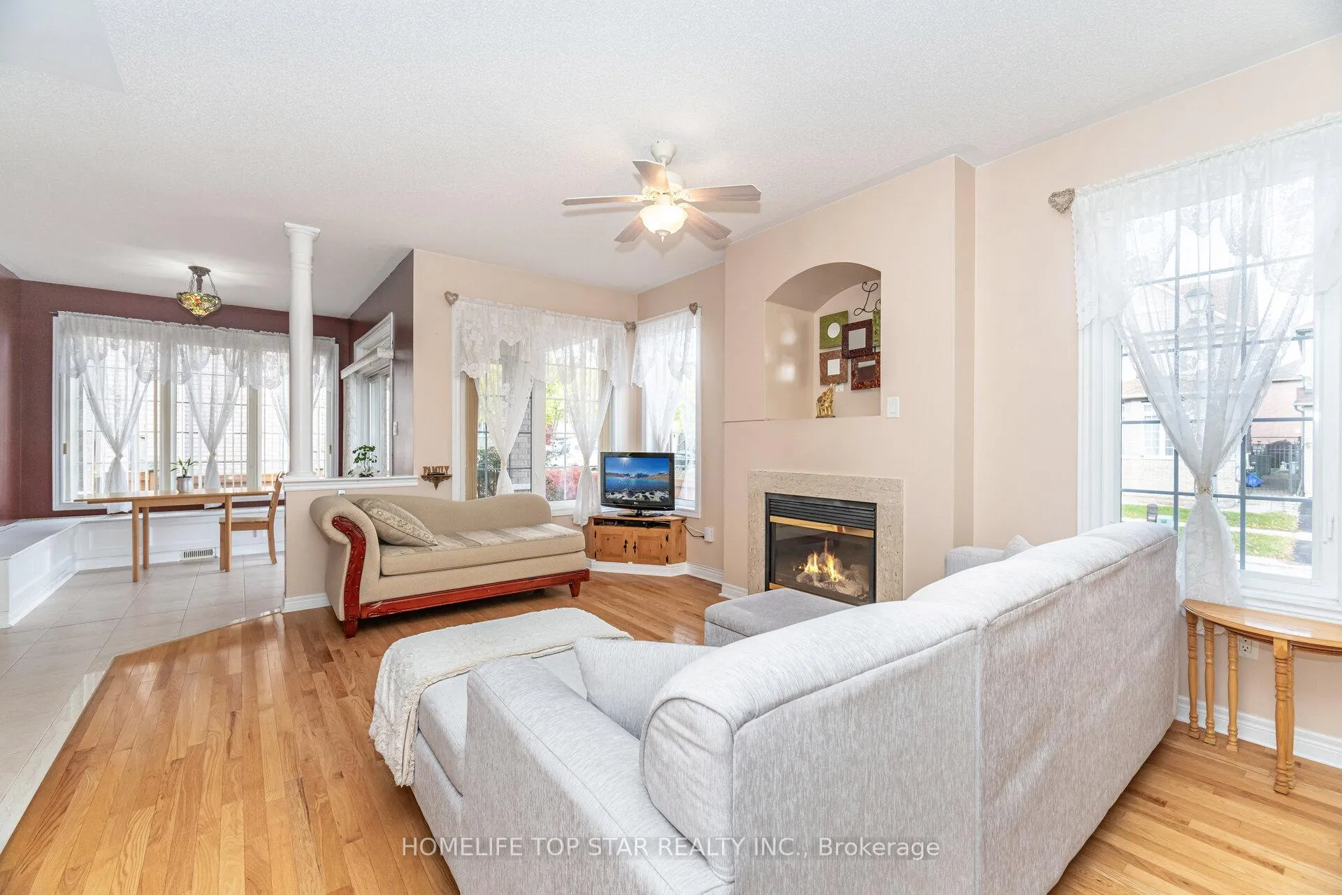Photo 17 of 26 Delray Drive E, Markham, Greensborough — HOMEH