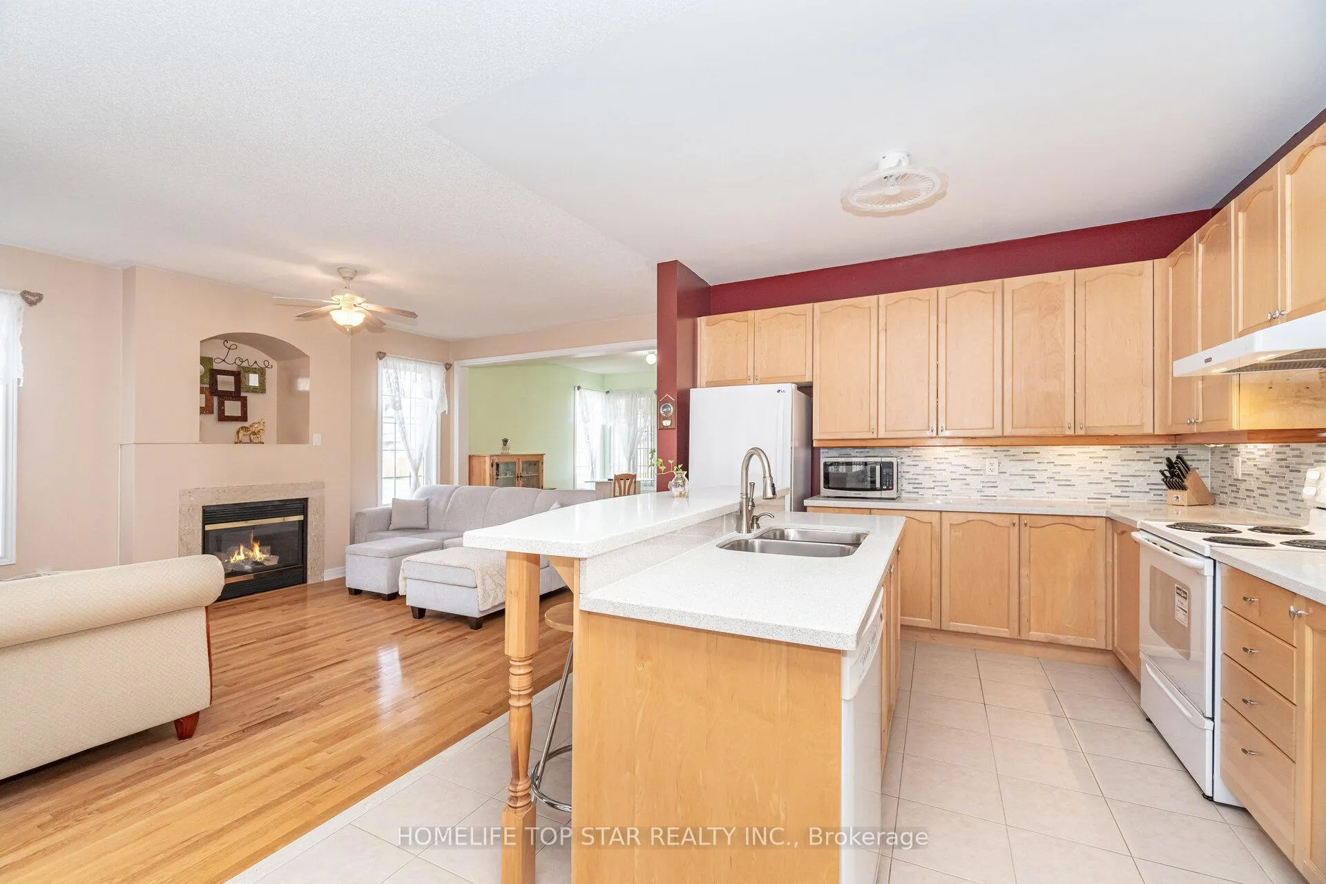 Photo 20 of 26 Delray Drive E, Markham, Greensborough — HOMEH