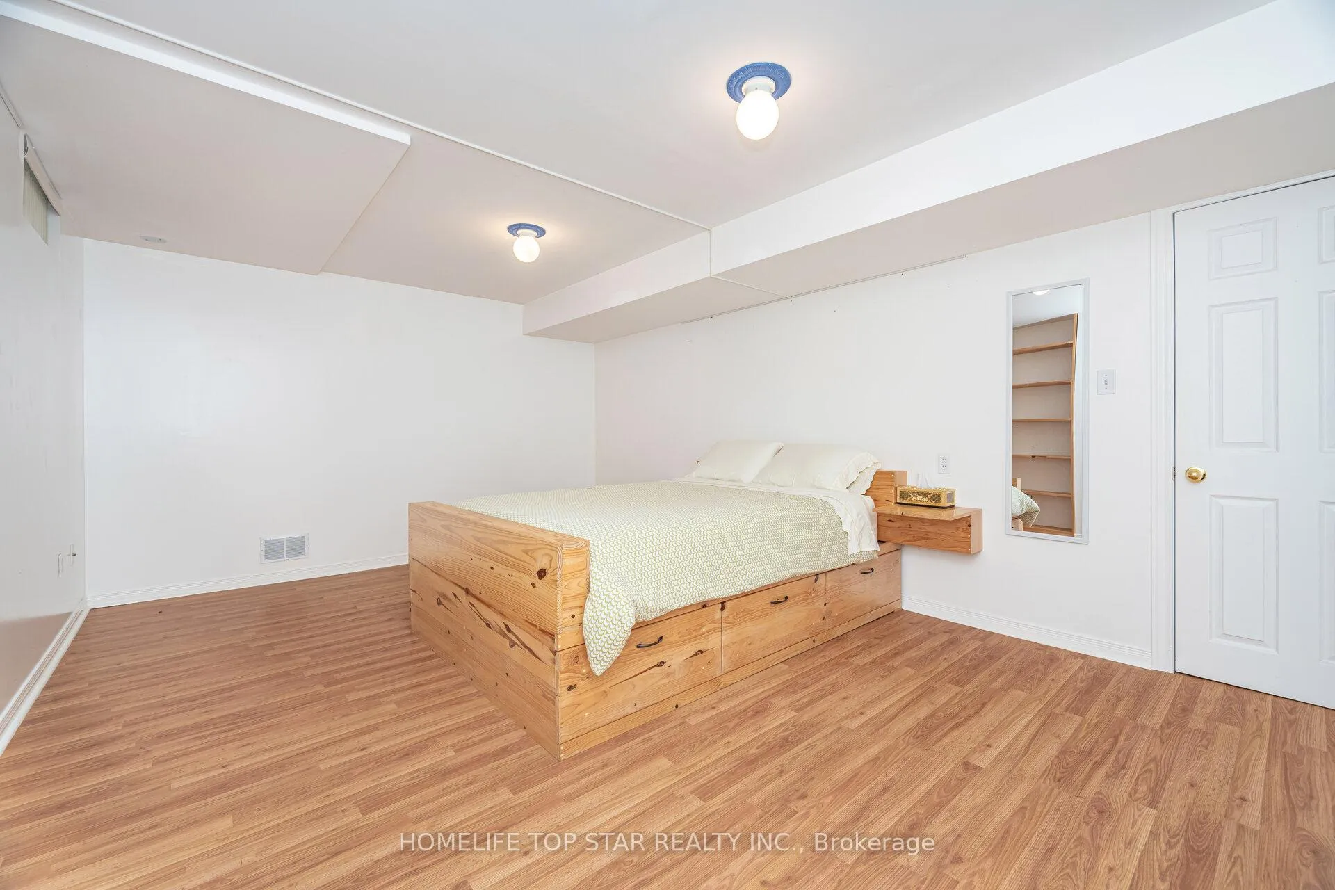 Photo 42 of 26 Delray Drive E, Markham, Greensborough — HOMEH
