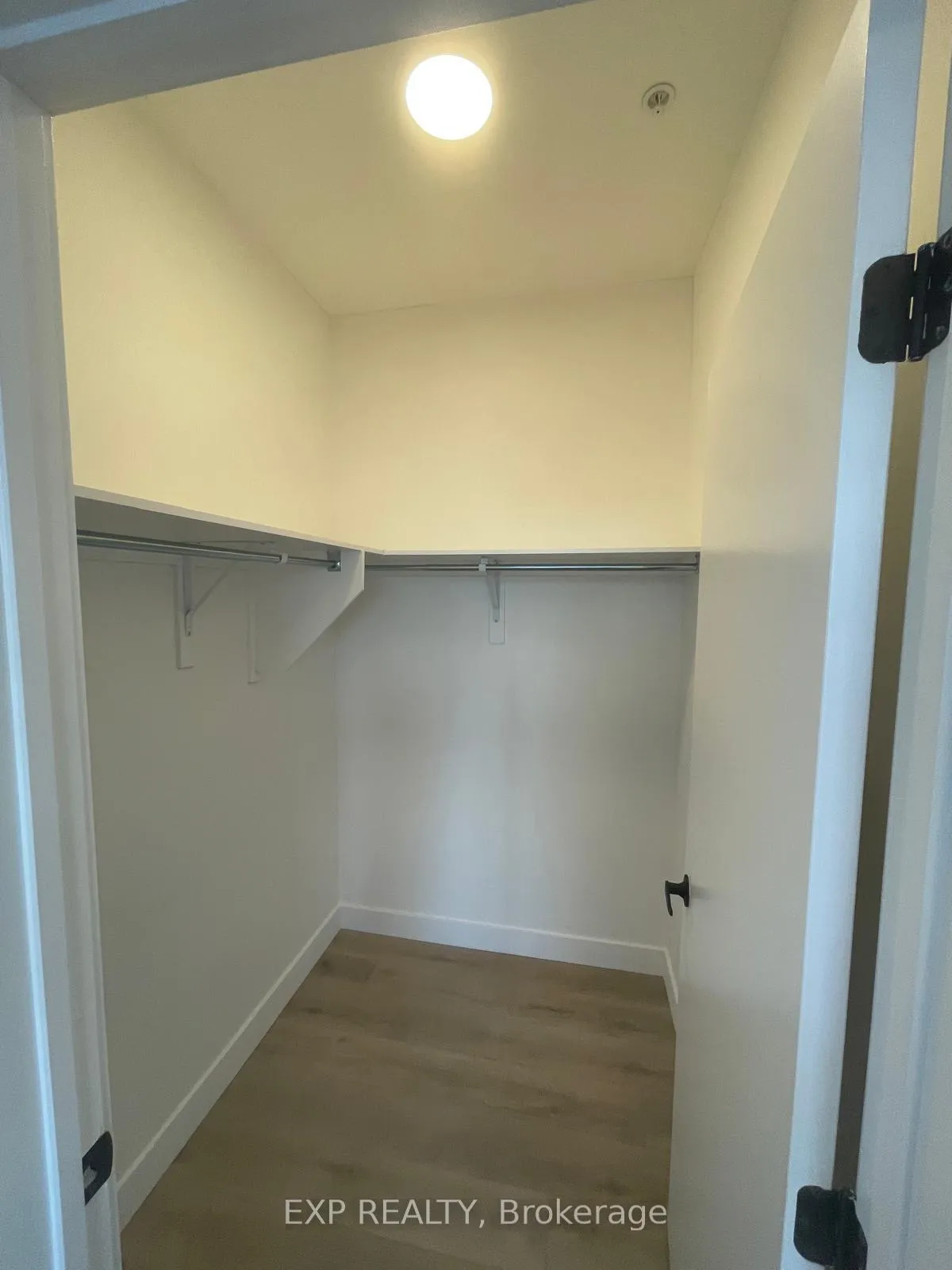 Photo 3 of 1600 James Naismith Drive E, Ottawa, Carson Grove — HOMEH