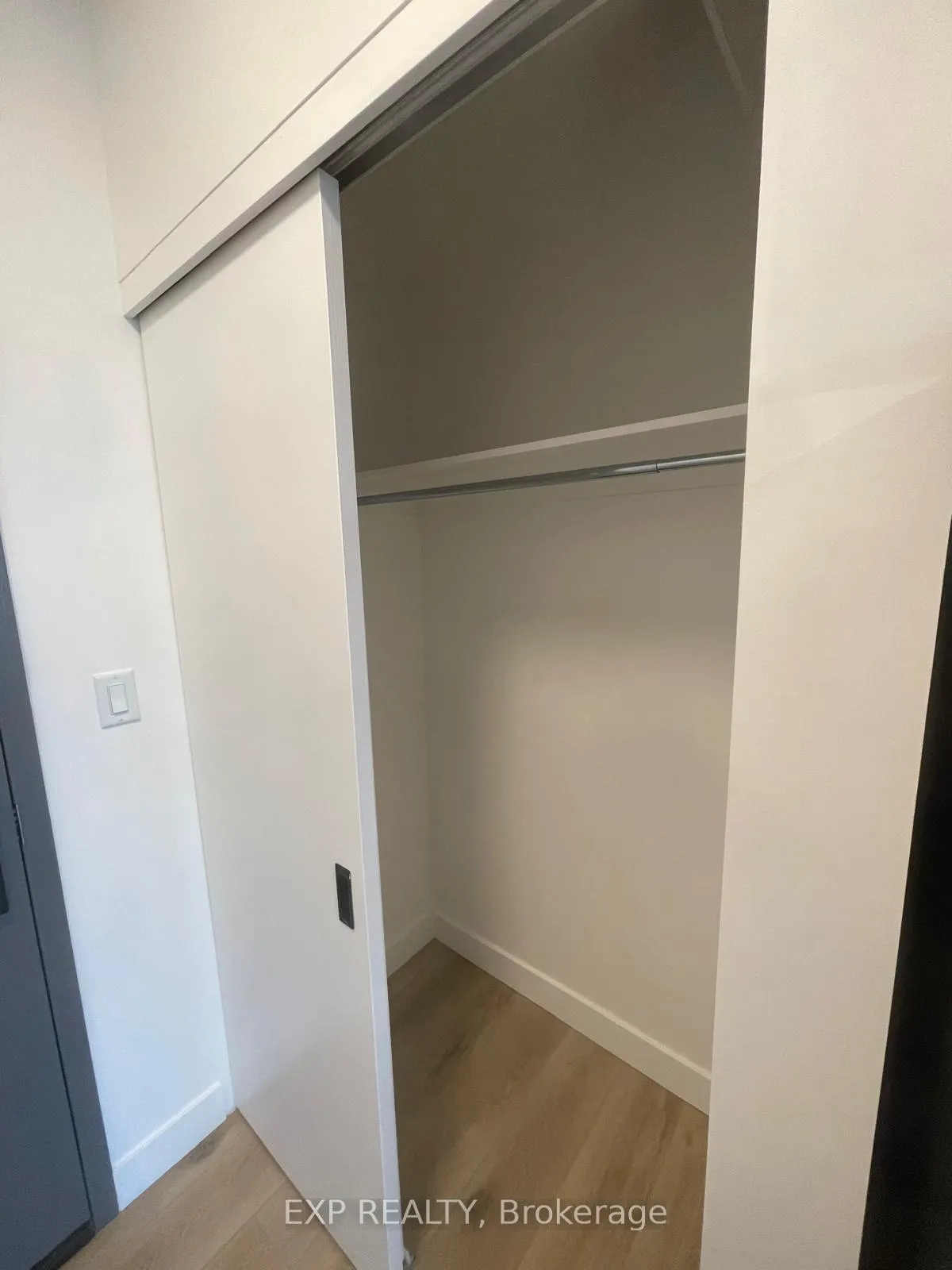 Photo 8 of 1600 James Naismith Drive E, Ottawa, Carson Grove — HOMEH