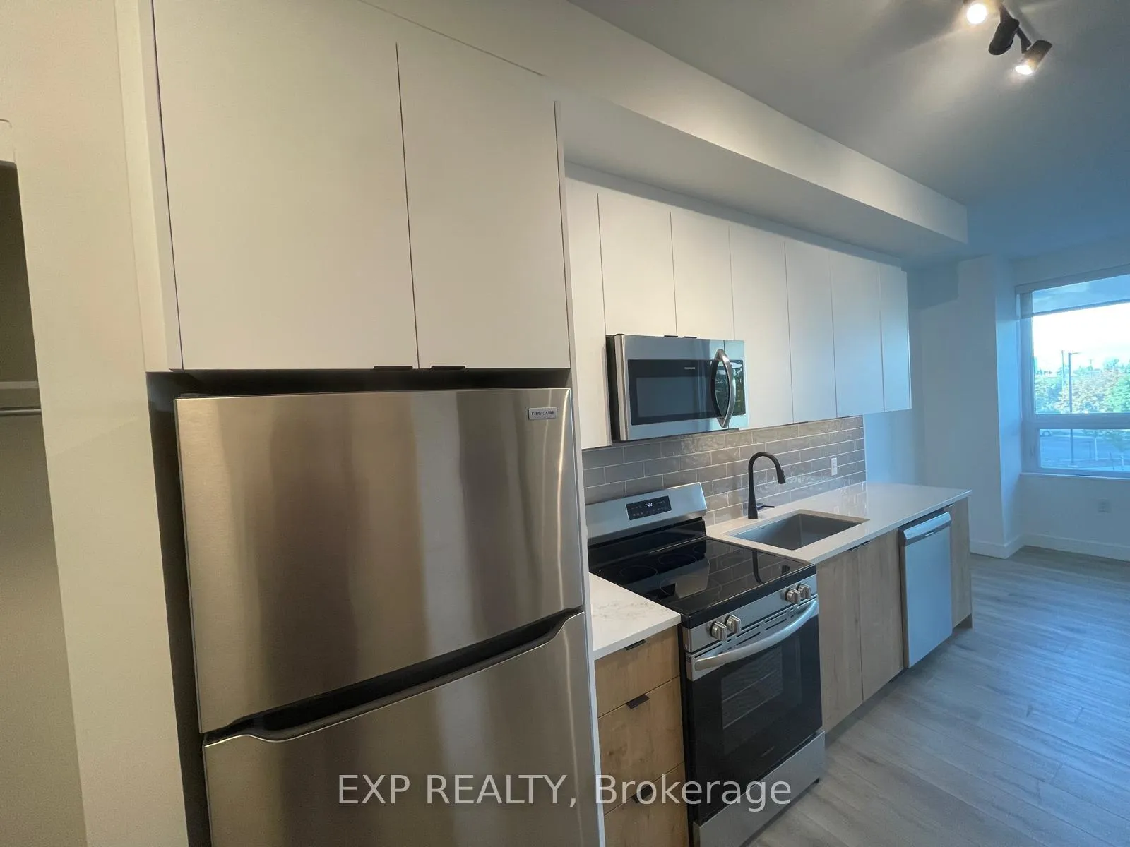 Photo 9 of 1600 James Naismith Drive E, Ottawa, Carson Grove — HOMEH