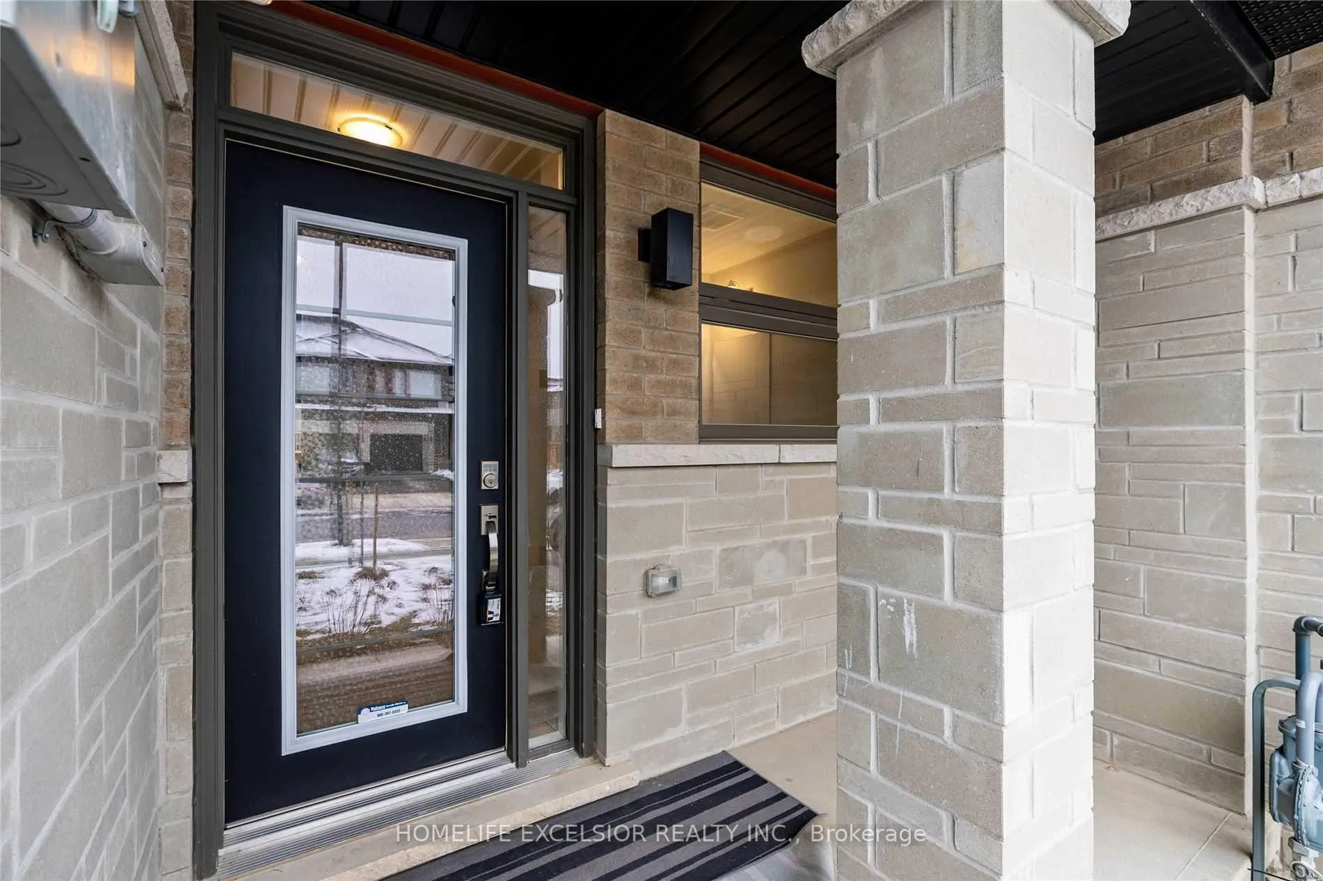Photo 2 of 115 Columbus Gate, Hamilton, Stoney Creek — HOMEH