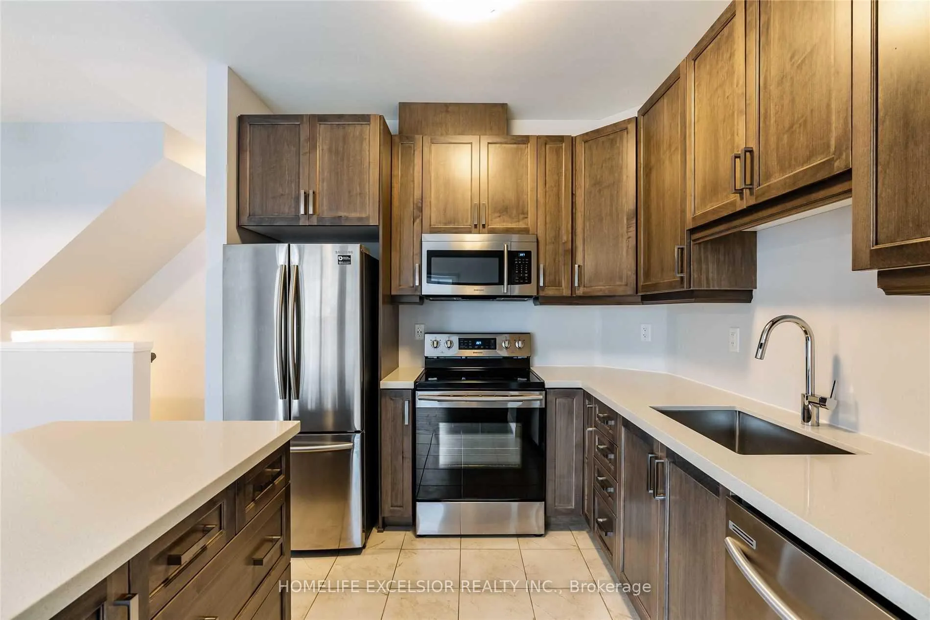 Photo 5 of 115 Columbus Gate, Hamilton, Stoney Creek — HOMEH