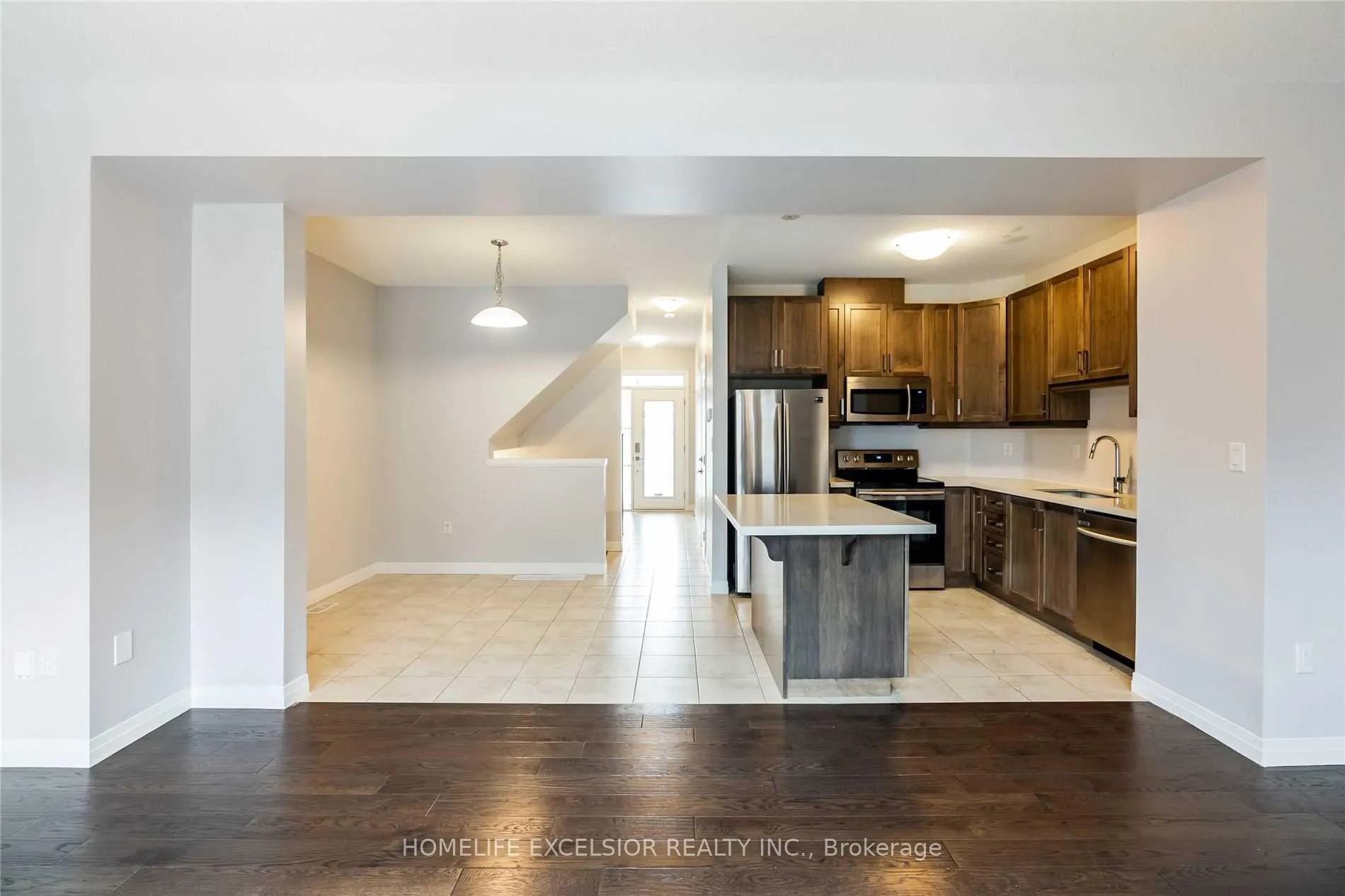 Photo 7 of 115 Columbus Gate, Hamilton, Stoney Creek — HOMEH