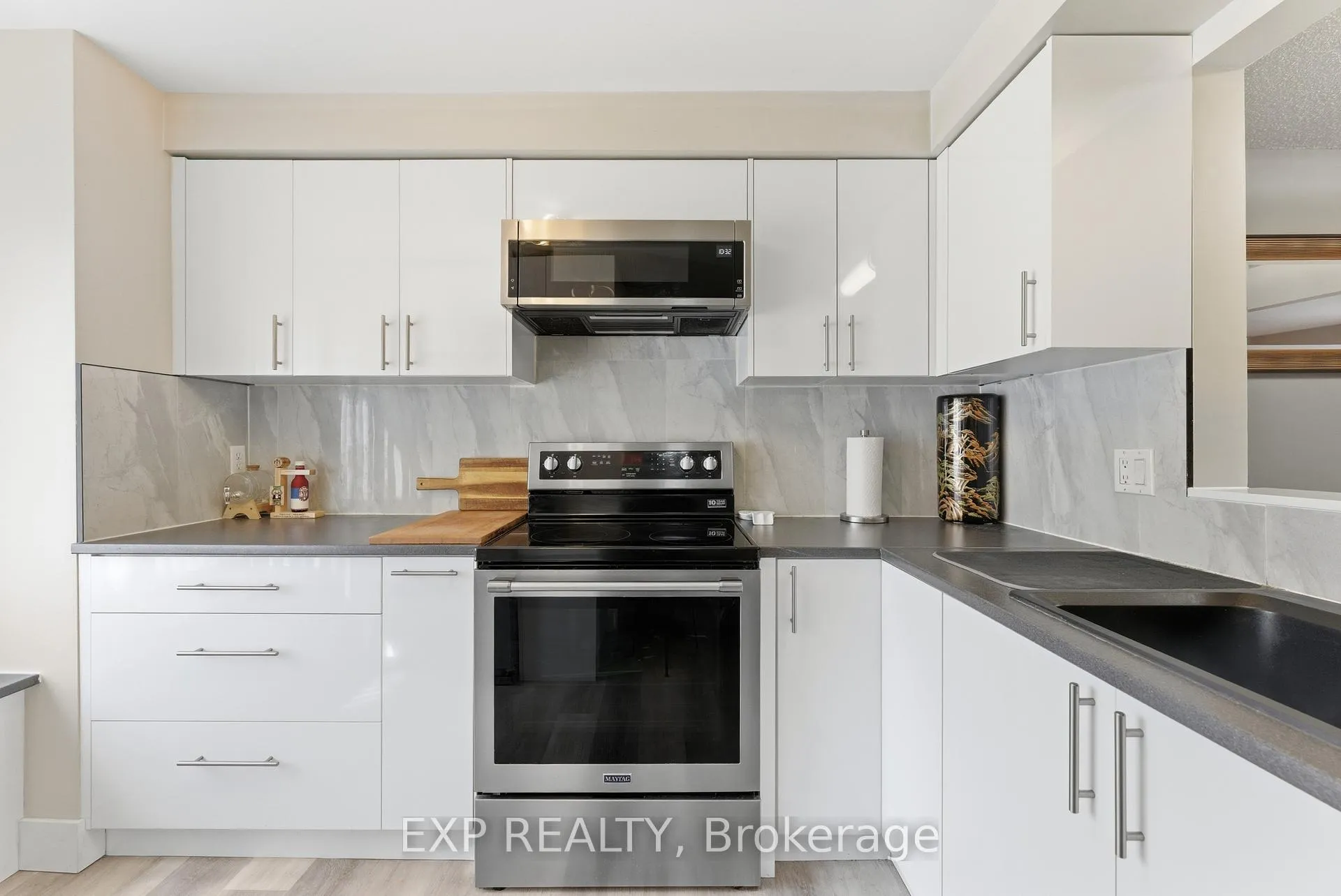 Photo 13 of 6767 Thorold Stone Road, Niagara Falls, Stamford — HOMEH