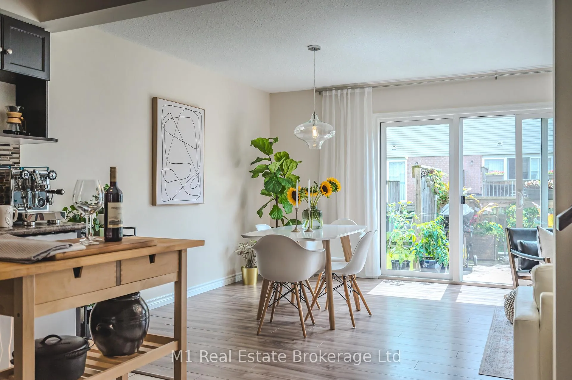 Photo 5 of Unit 17, 361 Arkell Road, Guelph, Pineridge/Westminster Woods — HOMEH