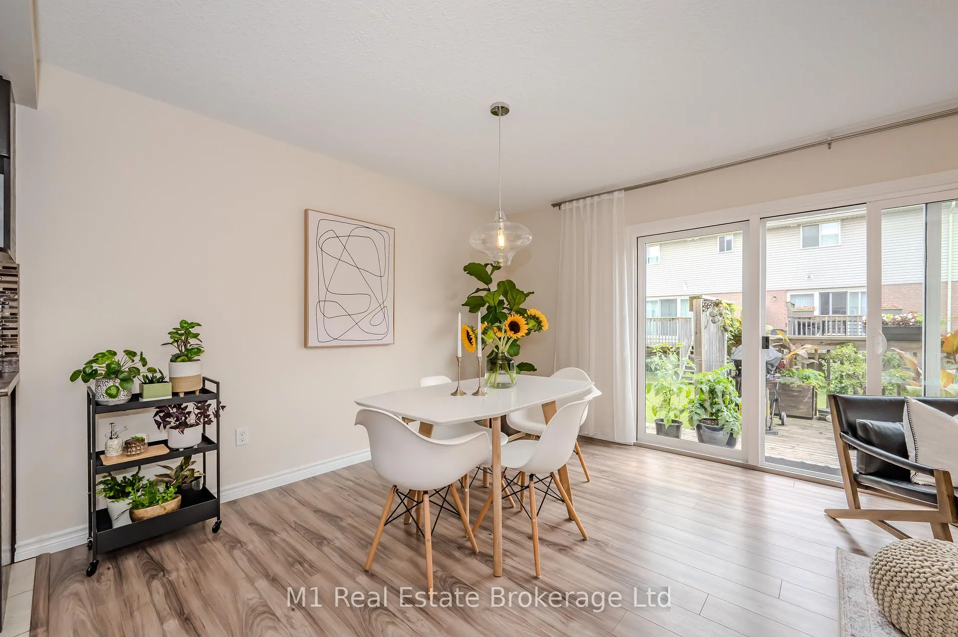 Photo 7 of Unit 17, 361 Arkell Road, Guelph, Pineridge/Westminster Woods — HOMEH