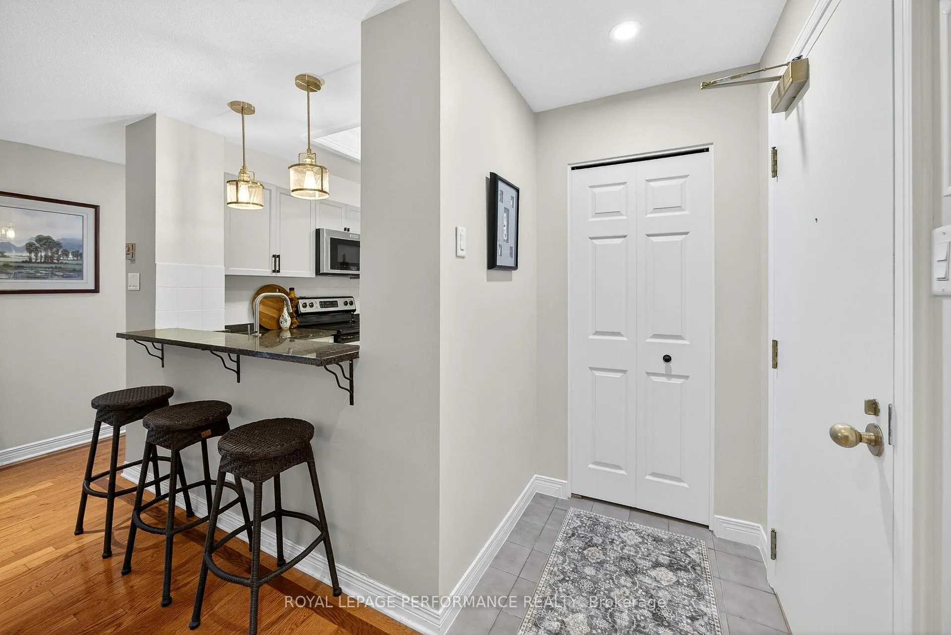 Photo 5 of Unit 5, 35 Murray Street, Ottawa, Lower Town/Byward Market — HOMEH