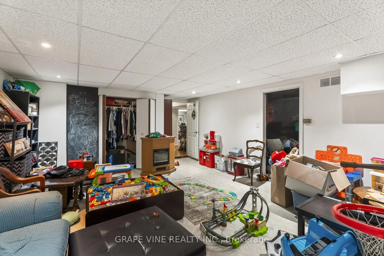 Photo 19 of 46 Macfarlane Road, Ottawa, Pineglen/Country Place — HOMEH