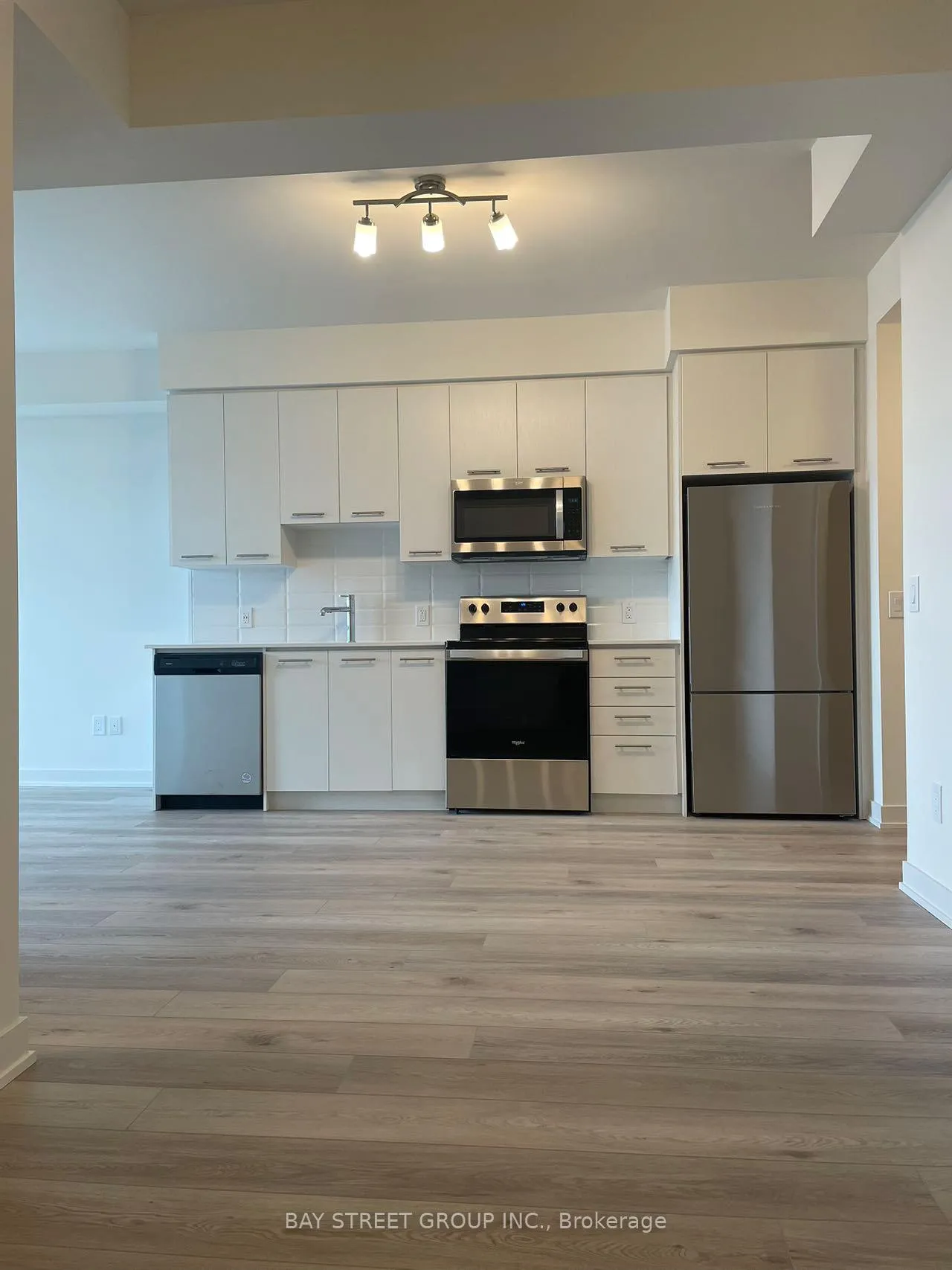 Photo 3 of Unit 503, 385 Winston Road, Grimsby, Grimsby Beach — HOMEH