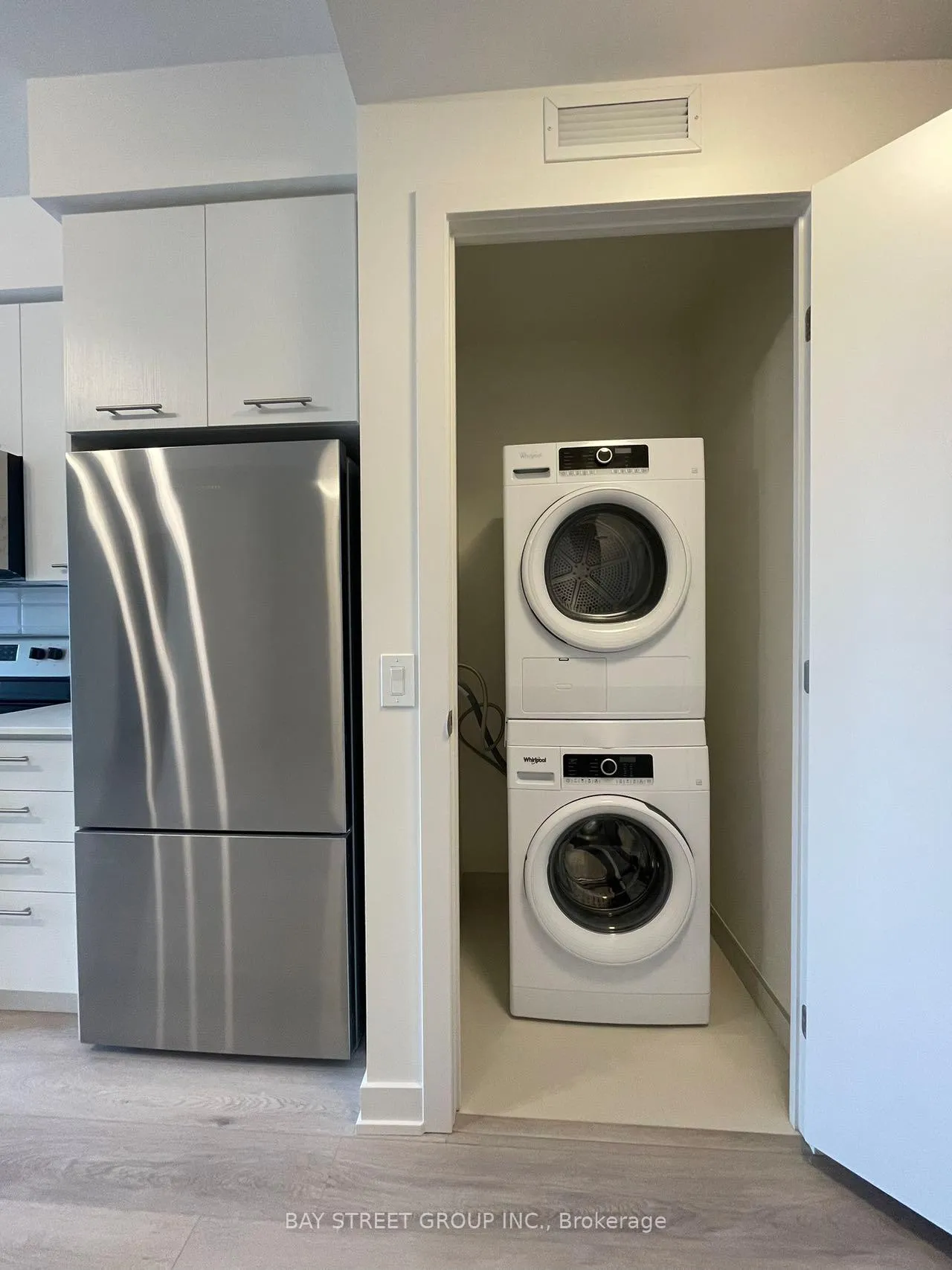 Photo 4 of Unit 503, 385 Winston Road, Grimsby, Grimsby Beach — HOMEH