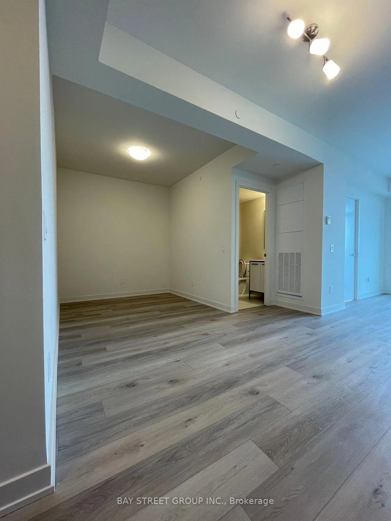 Photo 5 of Unit 503, 385 Winston Road, Grimsby, Grimsby Beach — HOMEH