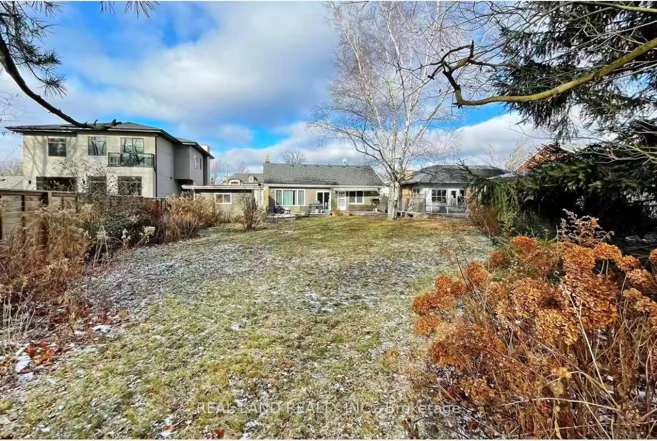 Photo 2 of 133 Hillview Road, Aurora, Aurora Village — HOMEH