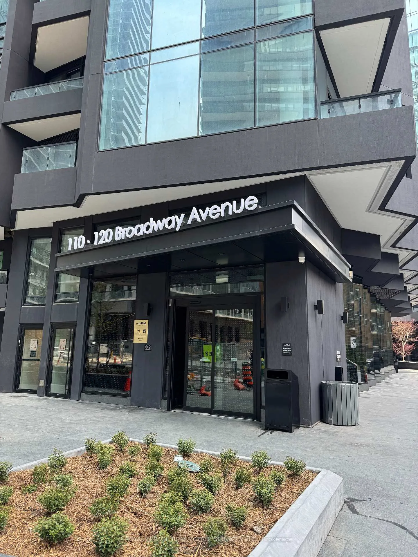 Photo 2 of Unit 2809, 110 Broadway Avenue, Toronto, Mount Pleasant West — HOMEH
