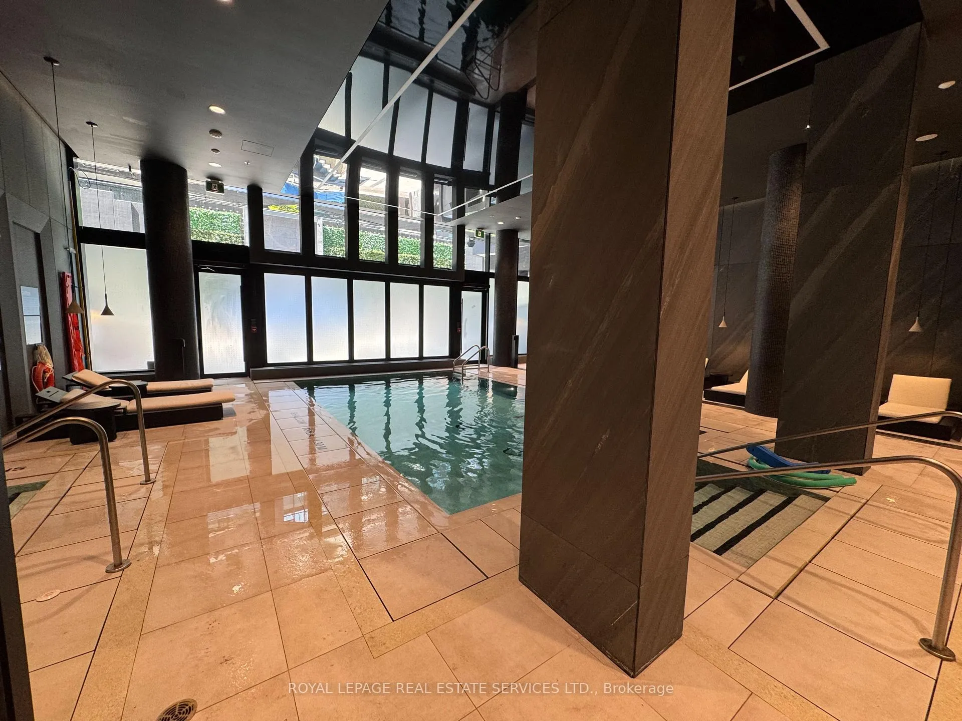 Photo 3 of Unit 2809, 110 Broadway Avenue, Toronto, Mount Pleasant West — HOMEH