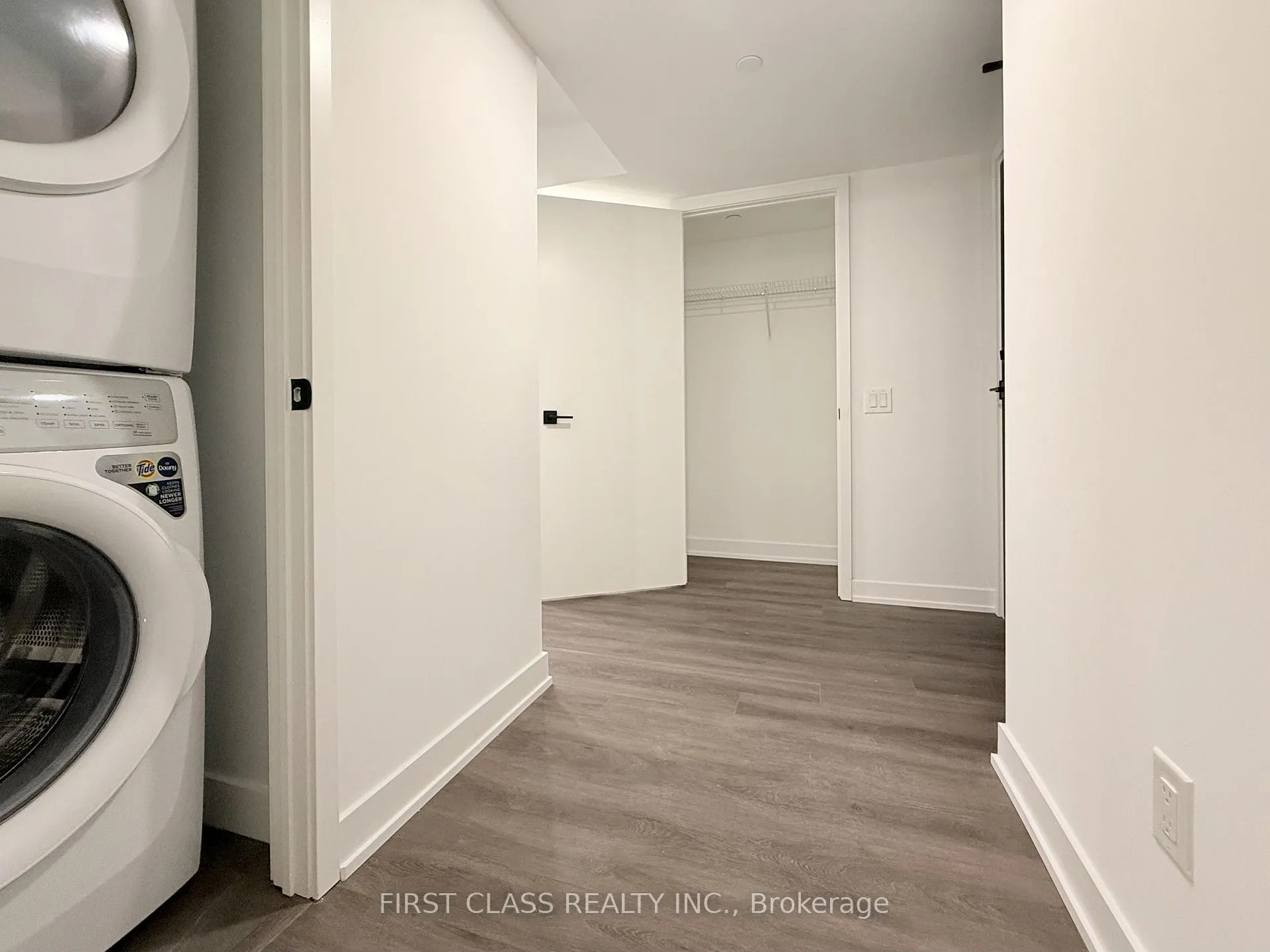 Photo 4 of Unit 701, 609 Sherbourne Street, Toronto, North St. James Town — HOMEH