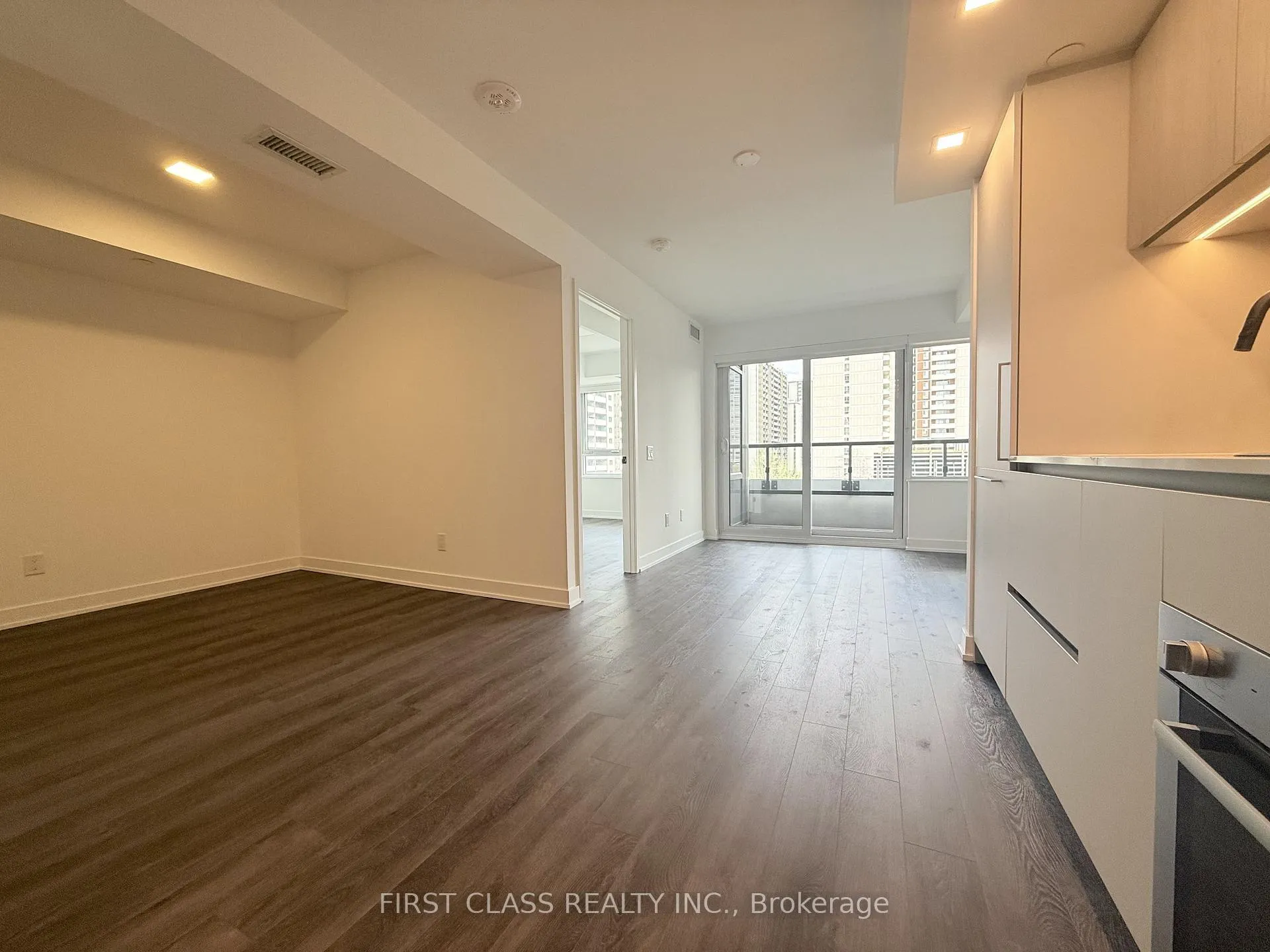 Photo 6 of Unit 701, 609 Sherbourne Street, Toronto, North St. James Town — HOMEH