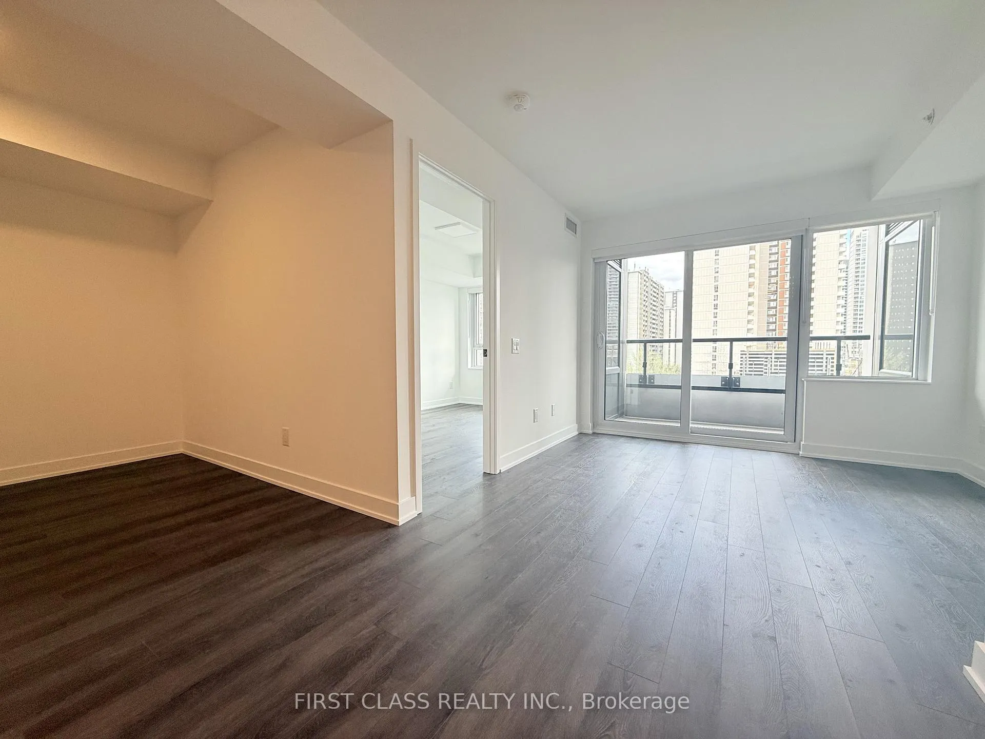 Photo 7 of Unit 701, 609 Sherbourne Street, Toronto, North St. James Town — HOMEH