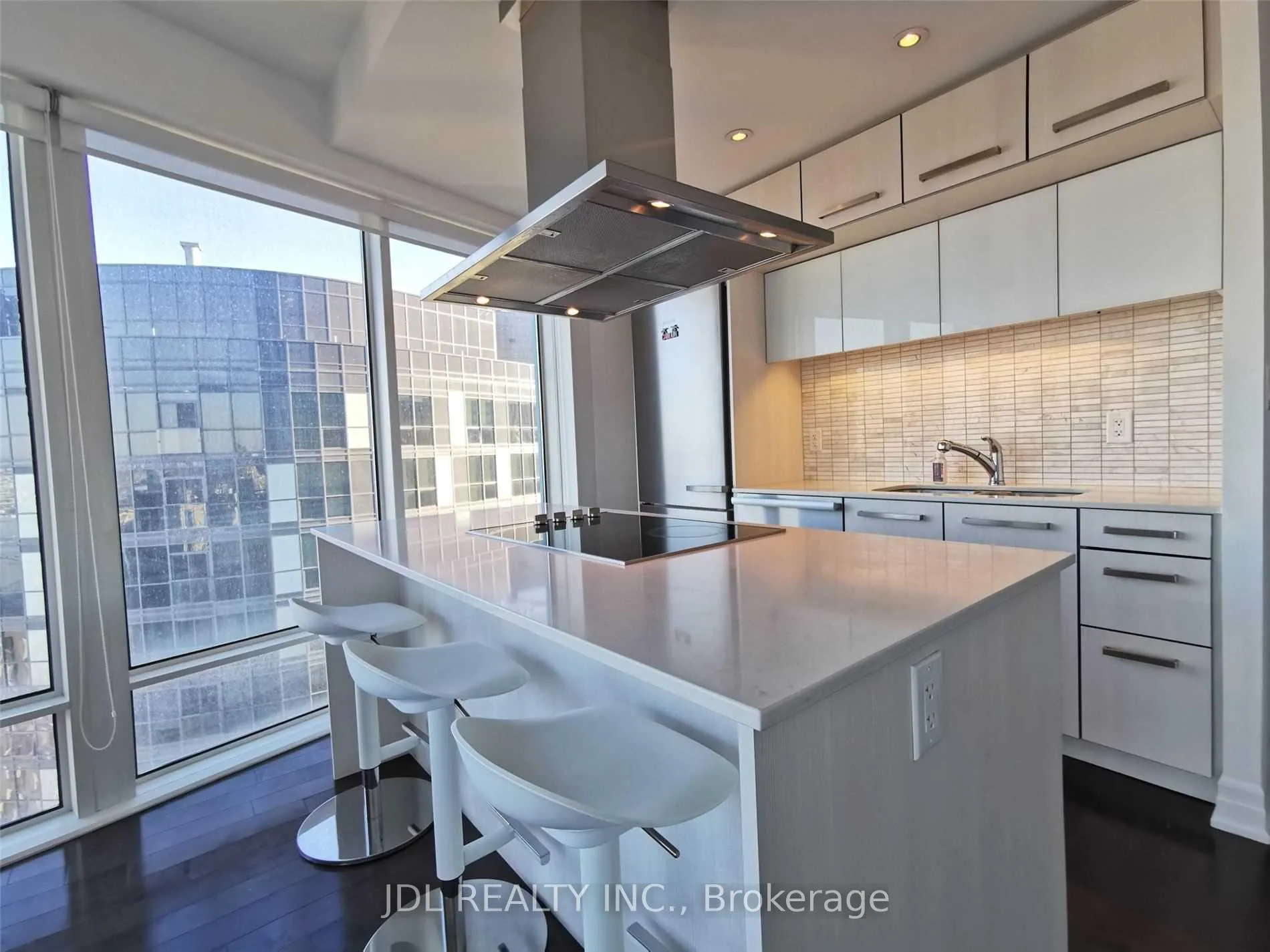 Photo 3 of Unit 3511, 8 The Esplanade, Toronto, Waterfront Communities — HOMEH