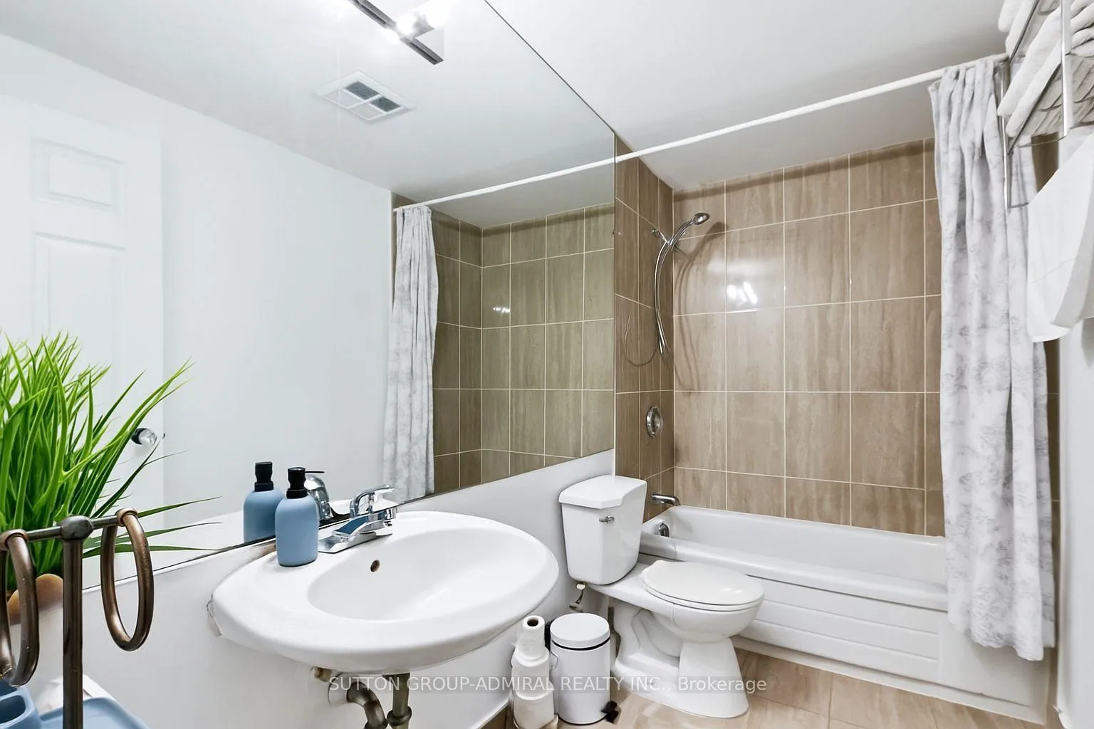 Photo 4 of Unit 305, 88 Charles Street E, Toronto, Church-Yonge Corridor — HOMEH