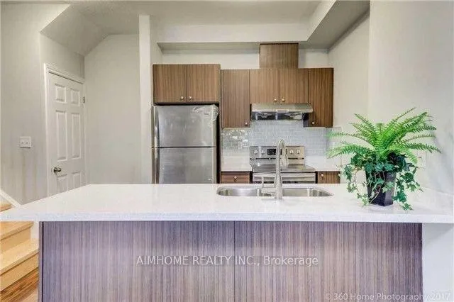 Photo 5 of 116 Unity Gardens Drive, Markham, Unionville — HOMEH
