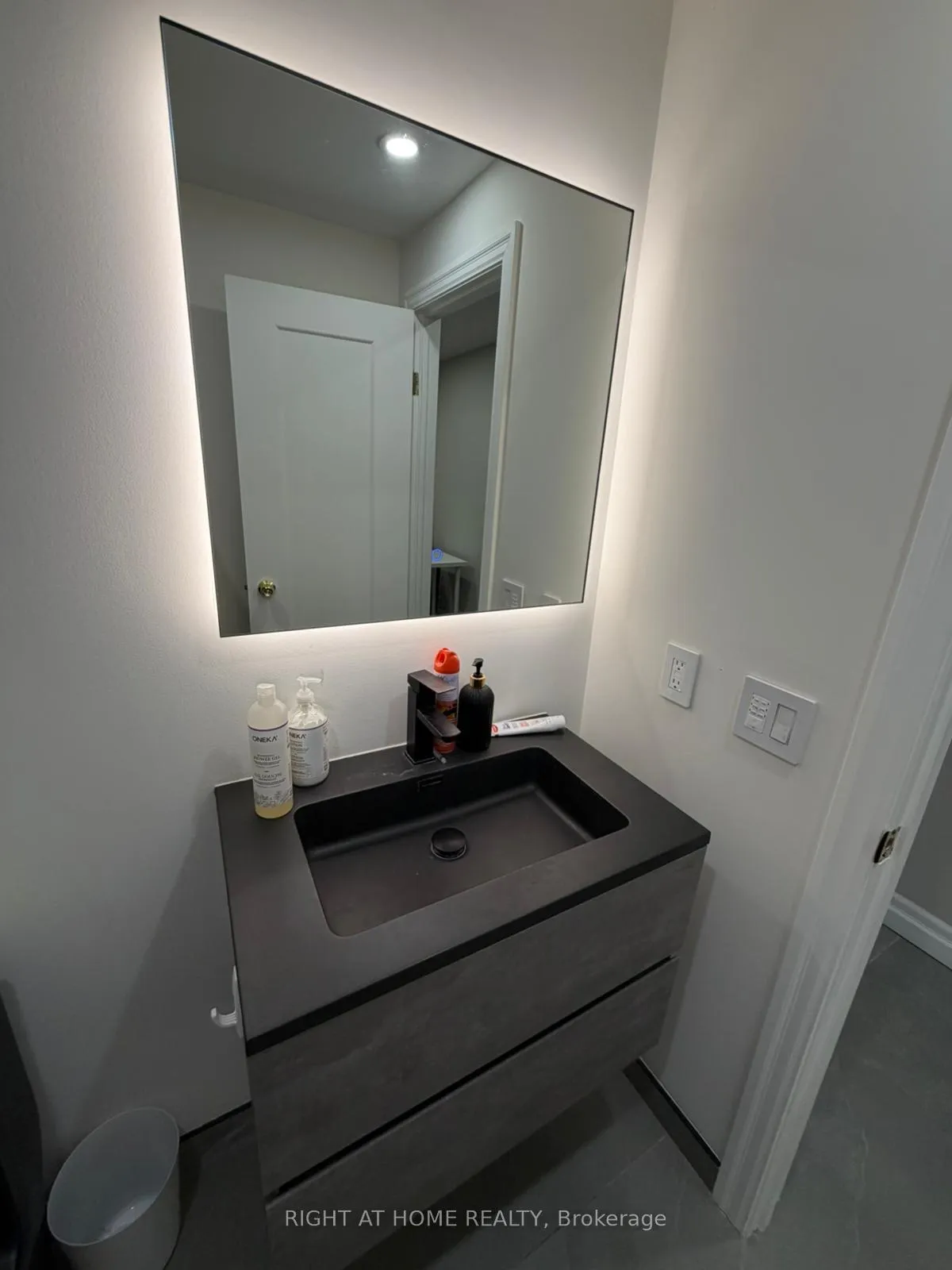 Photo 6 of Unit Lower, 18 Wroxeter Avenue, Toronto, North Riverdale — HOMEH