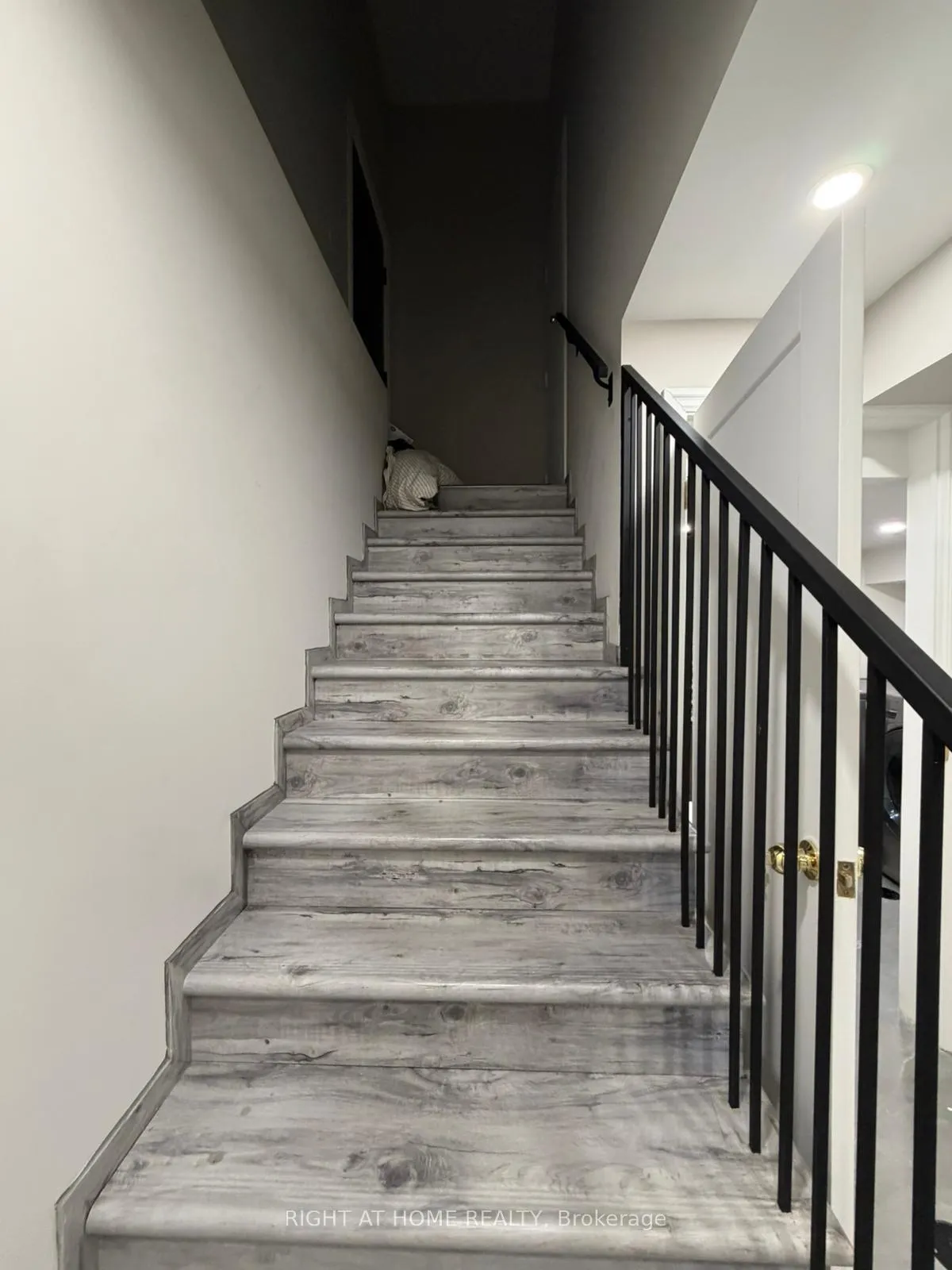 Photo 10 of Unit Lower, 18 Wroxeter Avenue, Toronto, North Riverdale — HOMEH