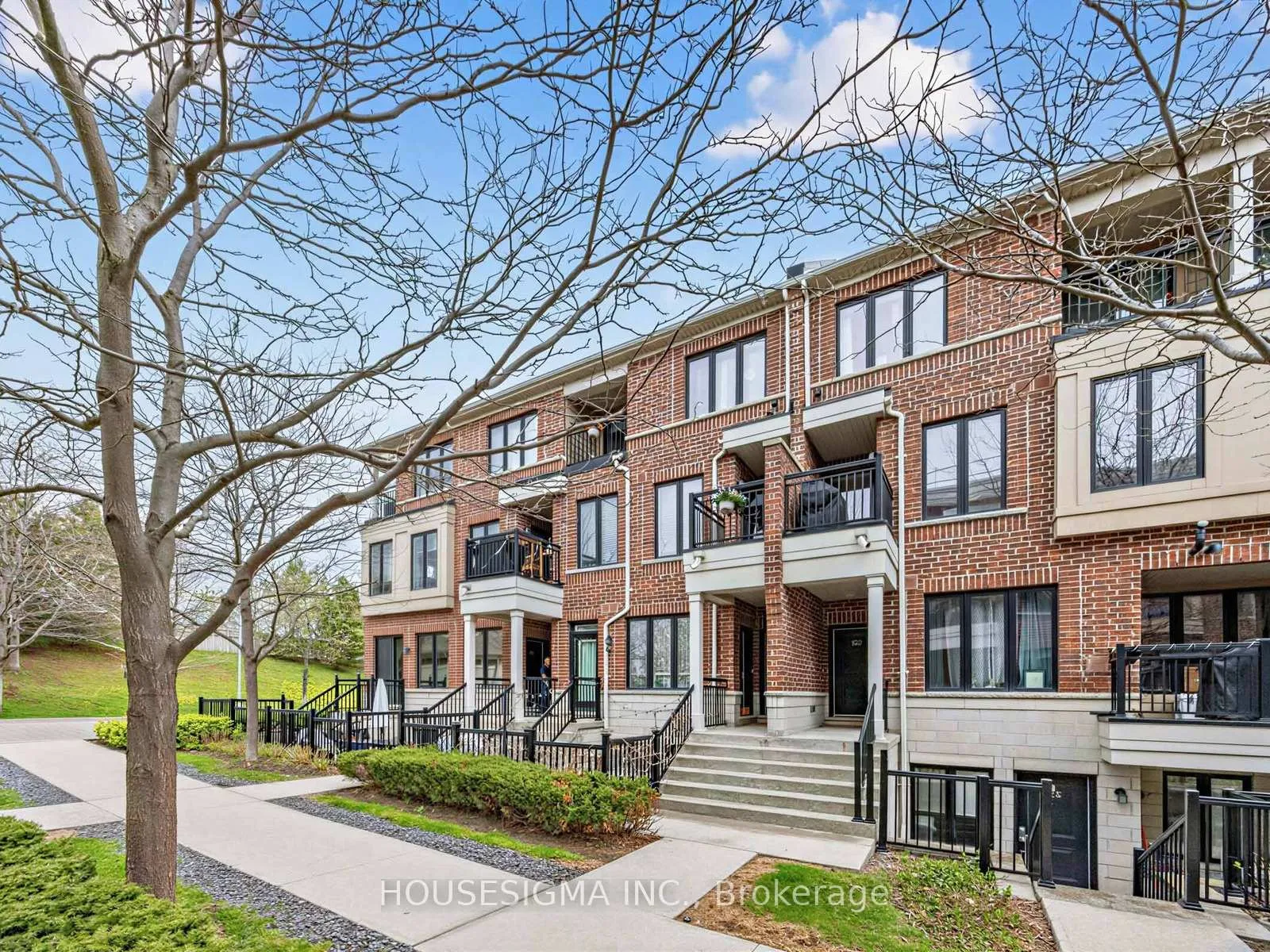 Photo 3 of Unit 122, 40 Carnation Avenue, Etobicoke, Long Branch — HOMEH