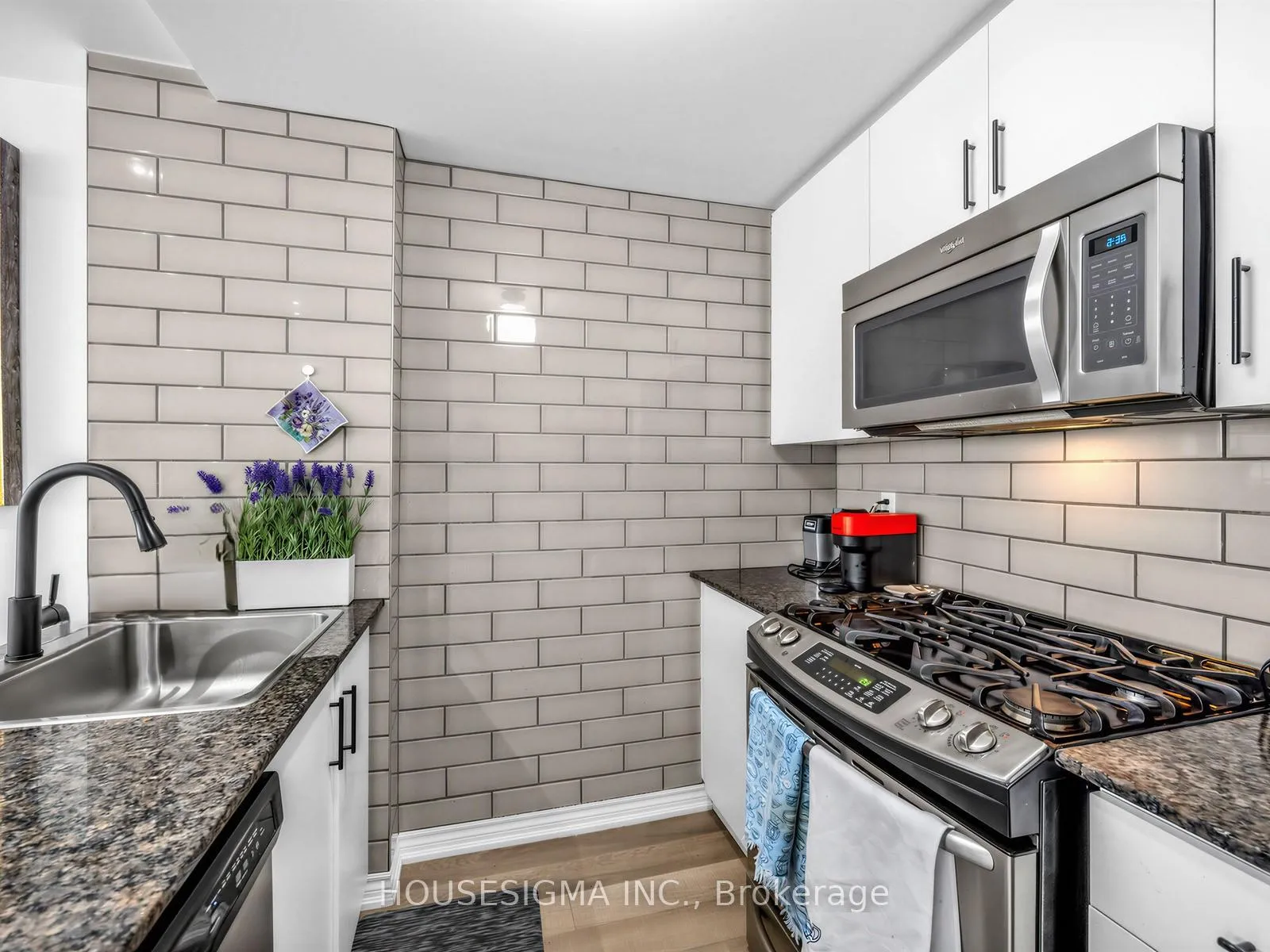 Photo 8 of Unit 122, 40 Carnation Avenue, Etobicoke, Long Branch — HOMEH
