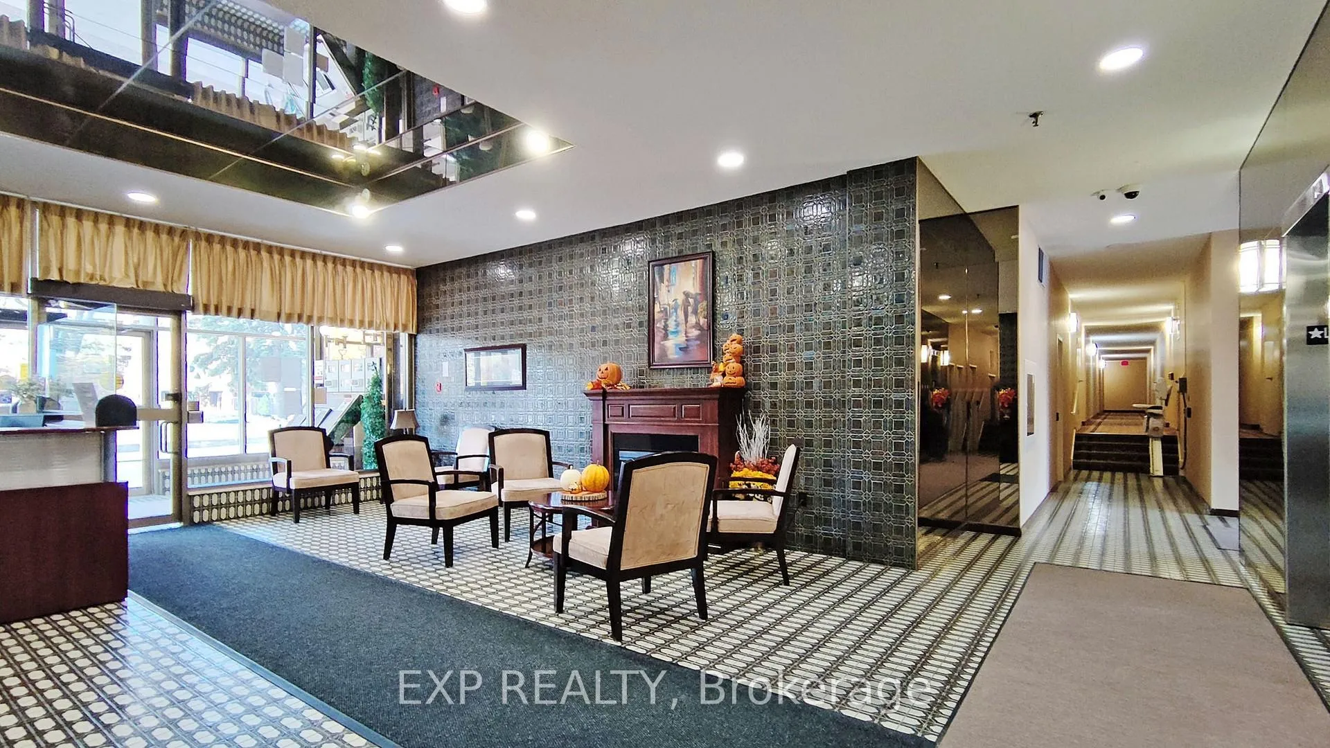 Photo 3 of Unit 808, 121 Ling Road, Scarborough, West Hill — HOMEH