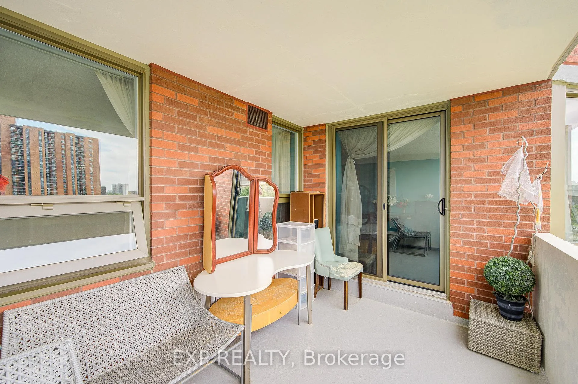 Photo 30 of Unit 808, 121 Ling Road, Scarborough, West Hill — HOMEH