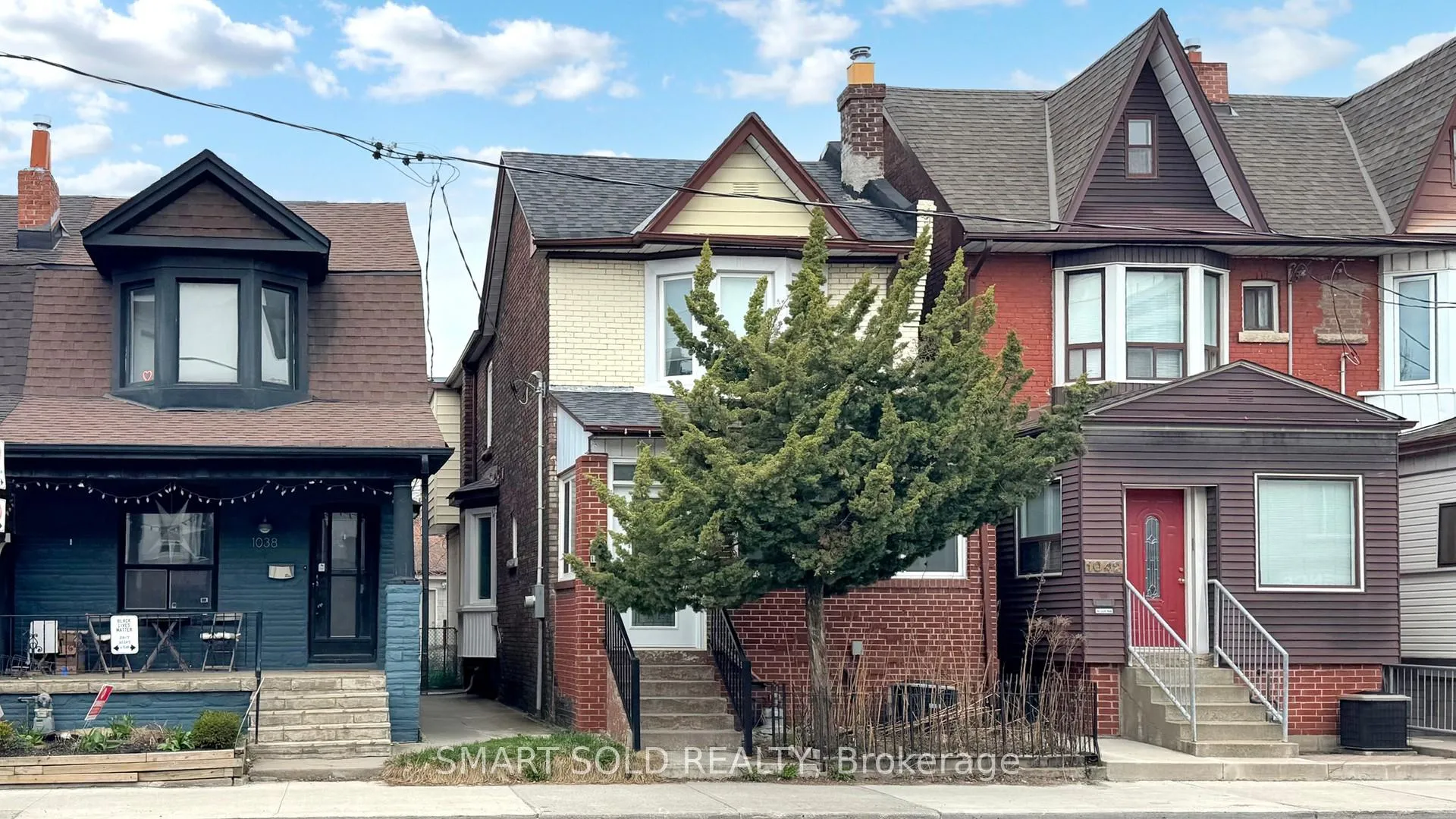 Front of Unit Bsmt, 1040 Ossington Avenue