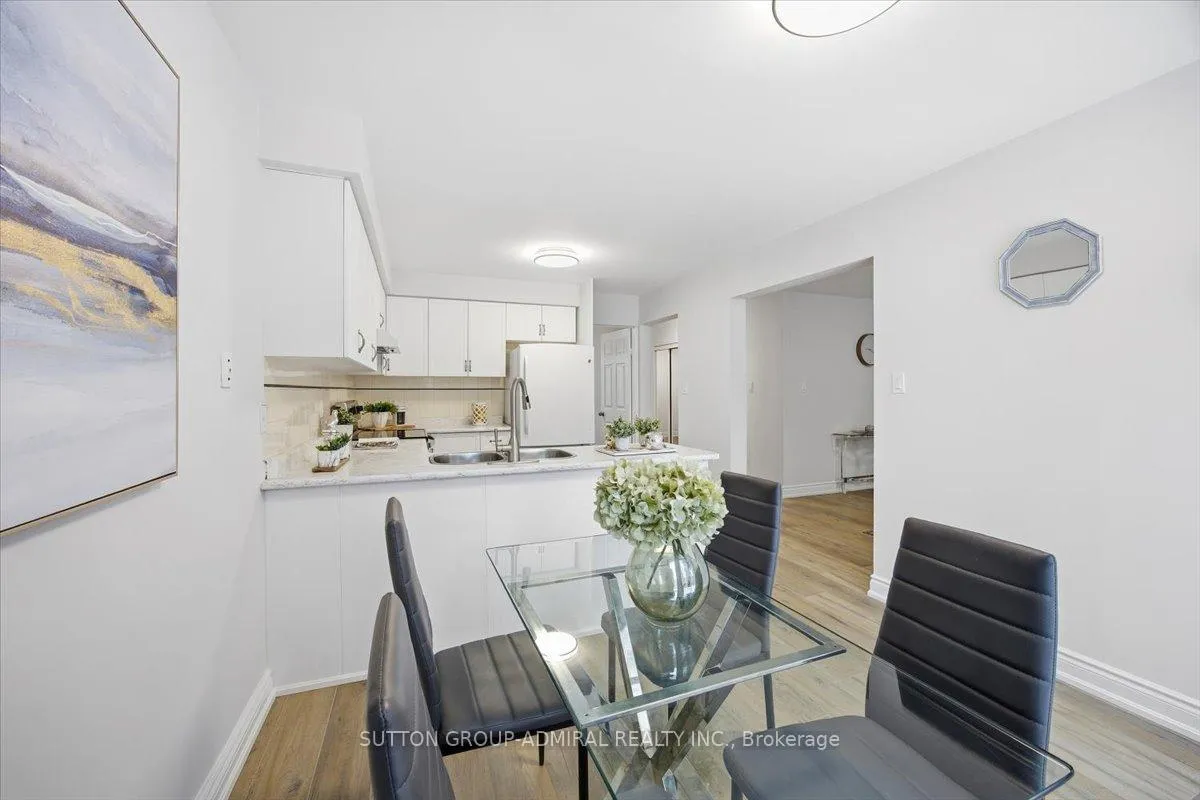 Photo 10 of 137 Chelwood Drive, Vaughan, Brownridge — HOMEH