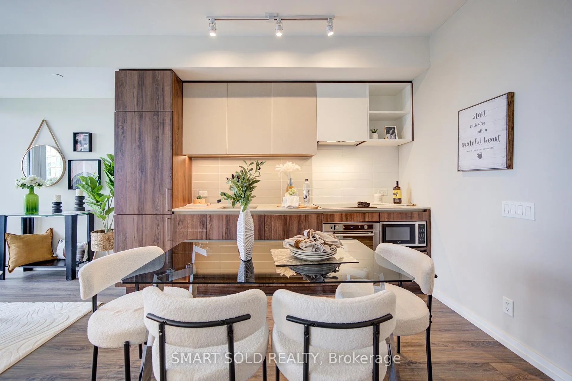 Photo 5 of Unit 1807, 1000 Portage Parkway, Vaughan, Vaughan Corporate Centre — HOMEH