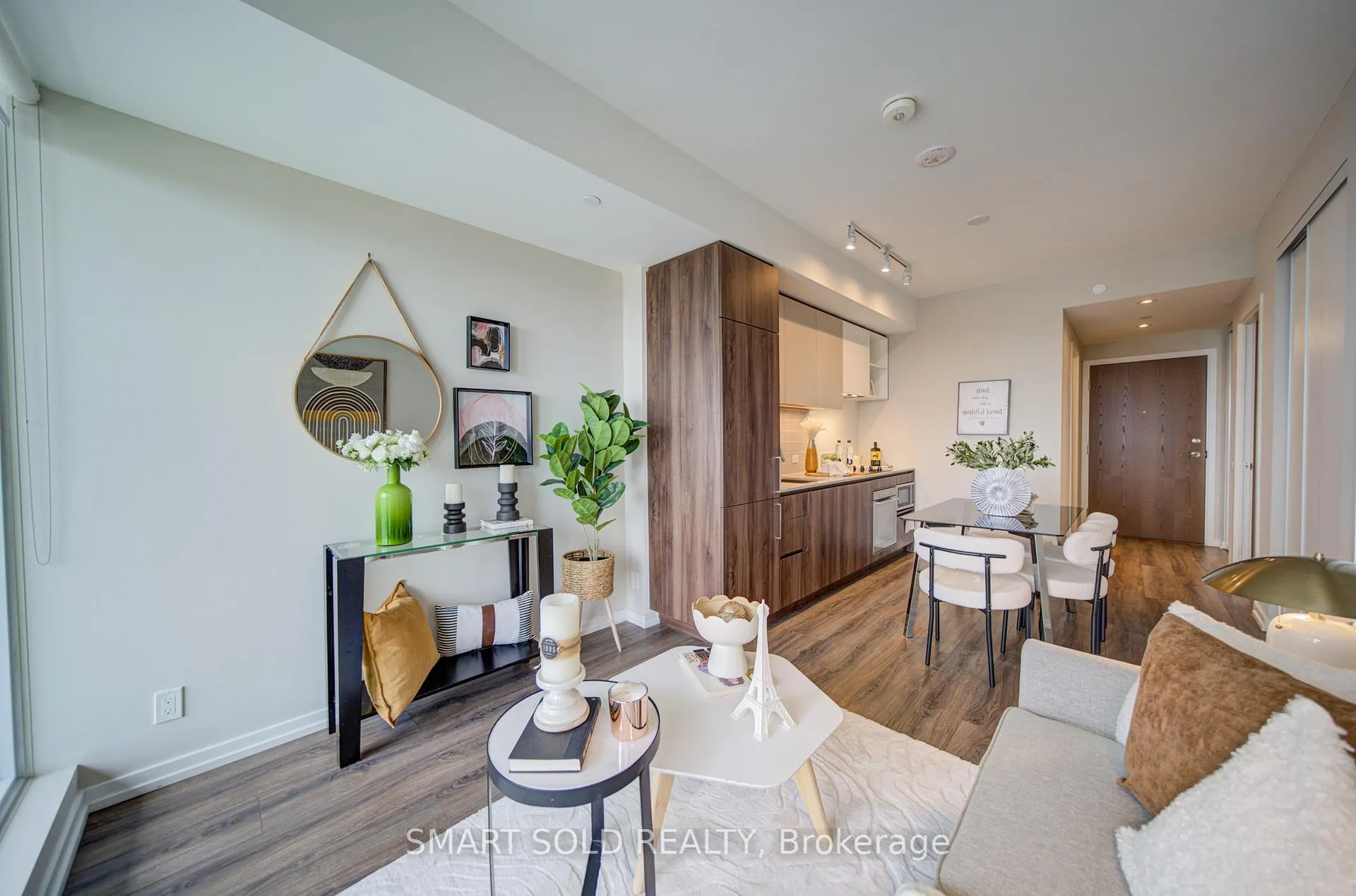 Photo 8 of Unit 1807, 1000 Portage Parkway, Vaughan, Vaughan Corporate Centre — HOMEH