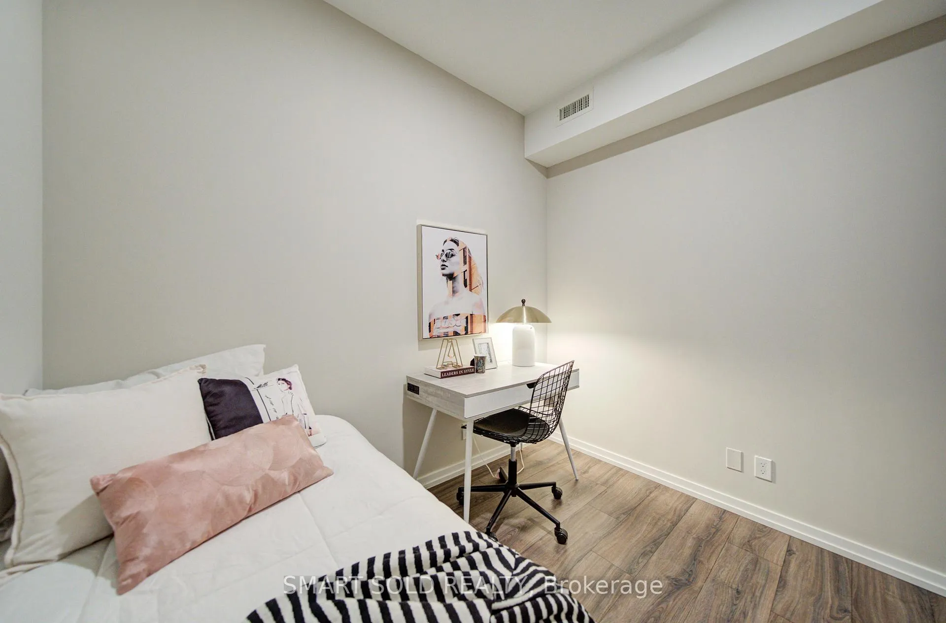Photo 20 of Unit 1807, 1000 Portage Parkway, Vaughan, Vaughan Corporate Centre — HOMEH
