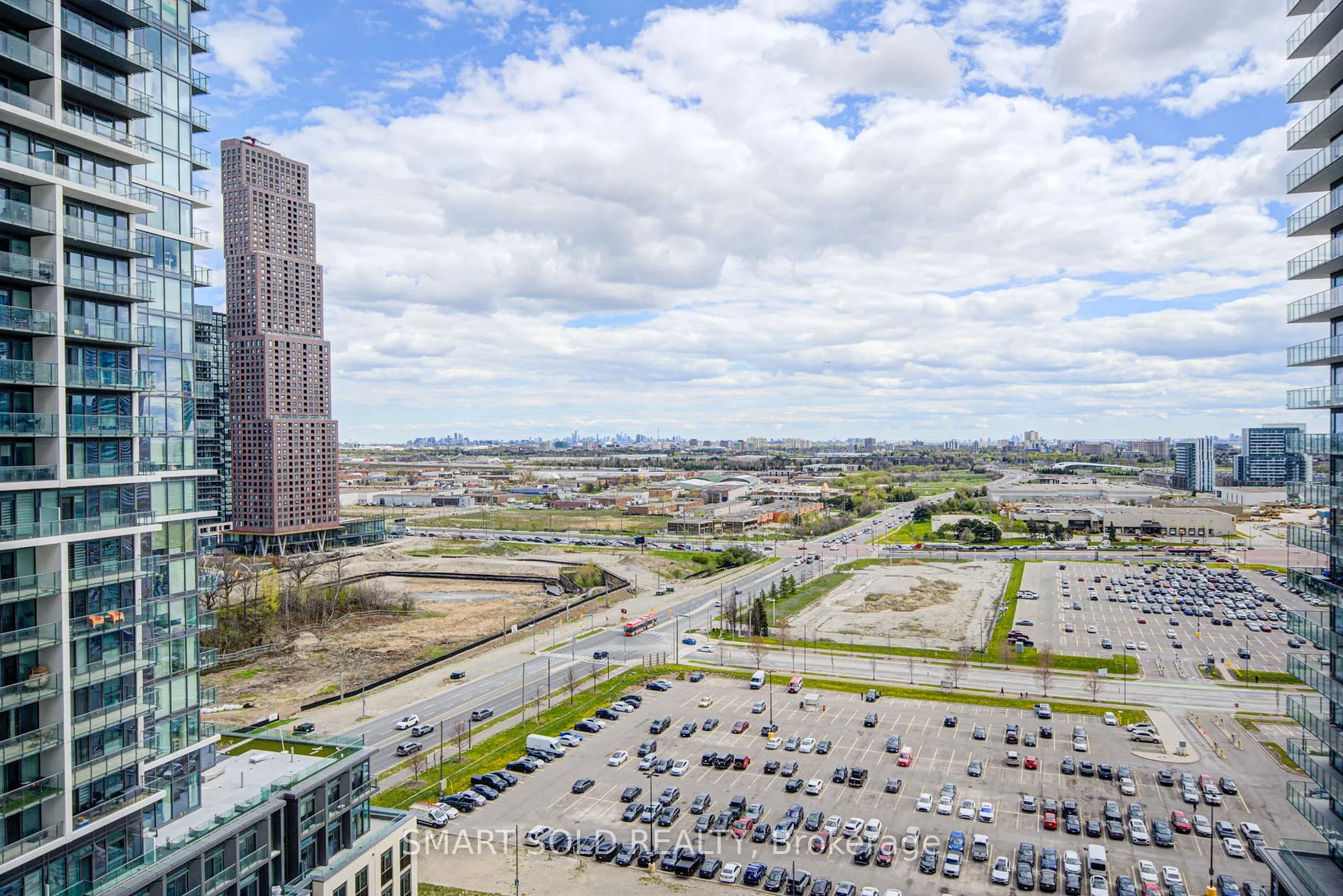 Photo 38 of Unit 1807, 1000 Portage Parkway, Vaughan, Vaughan Corporate Centre — HOMEH