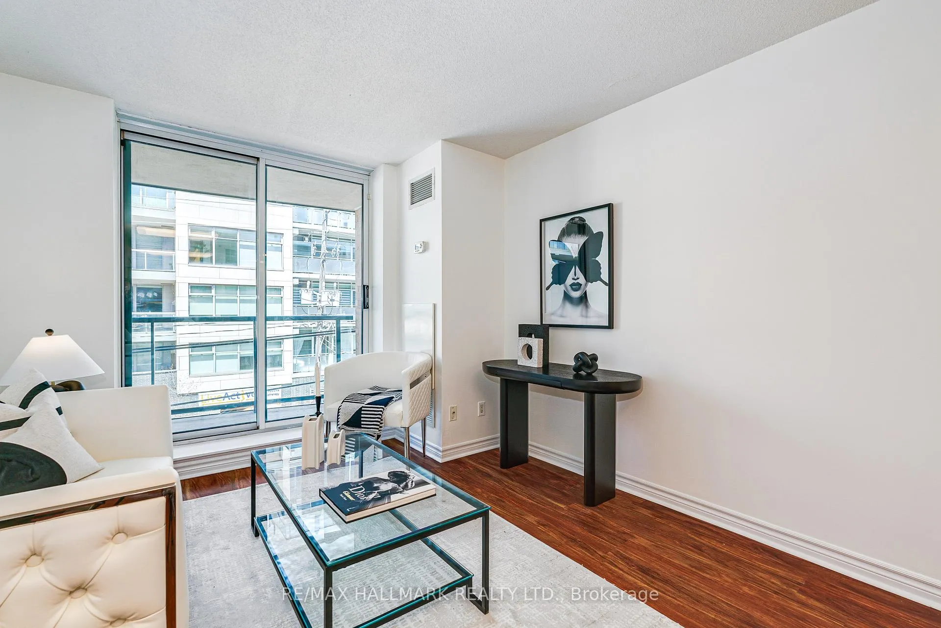 Photo 2 of Unit 311, 1863 Queen Street E, Toronto, The Beaches — HOMEH