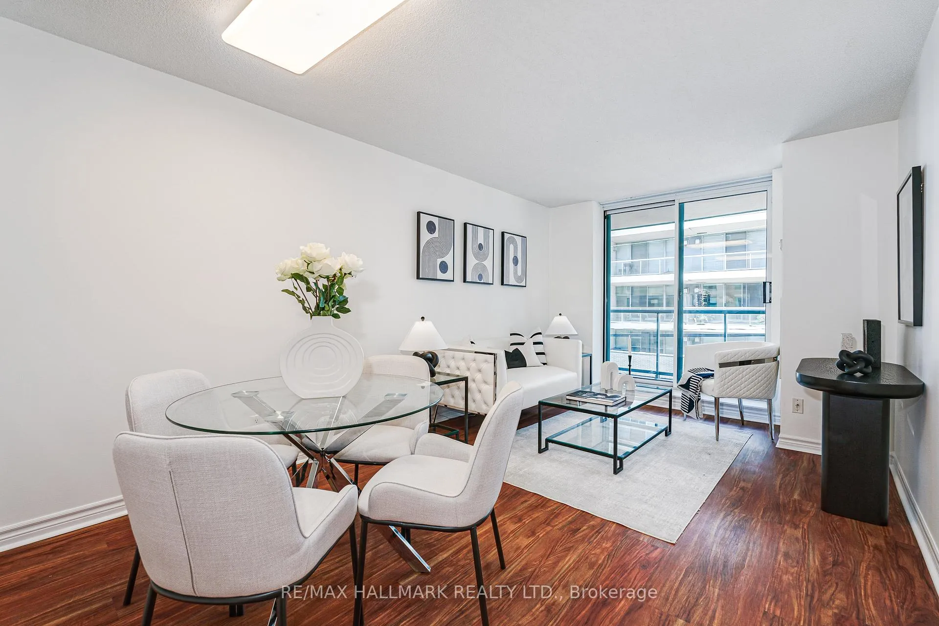 Photo 3 of Unit 311, 1863 Queen Street E, Toronto, The Beaches — HOMEH